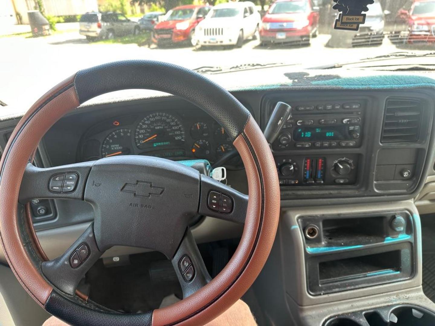 2005 TAN CHEVROLET TAHOE 1500 (1GNEK13T05R) with an 5.3L engine, Automatic transmission, located at 1708 Broadway, Rockford, IL, 61104, (815) 397-5010, 42.252522, -89.069359 - Photo#15