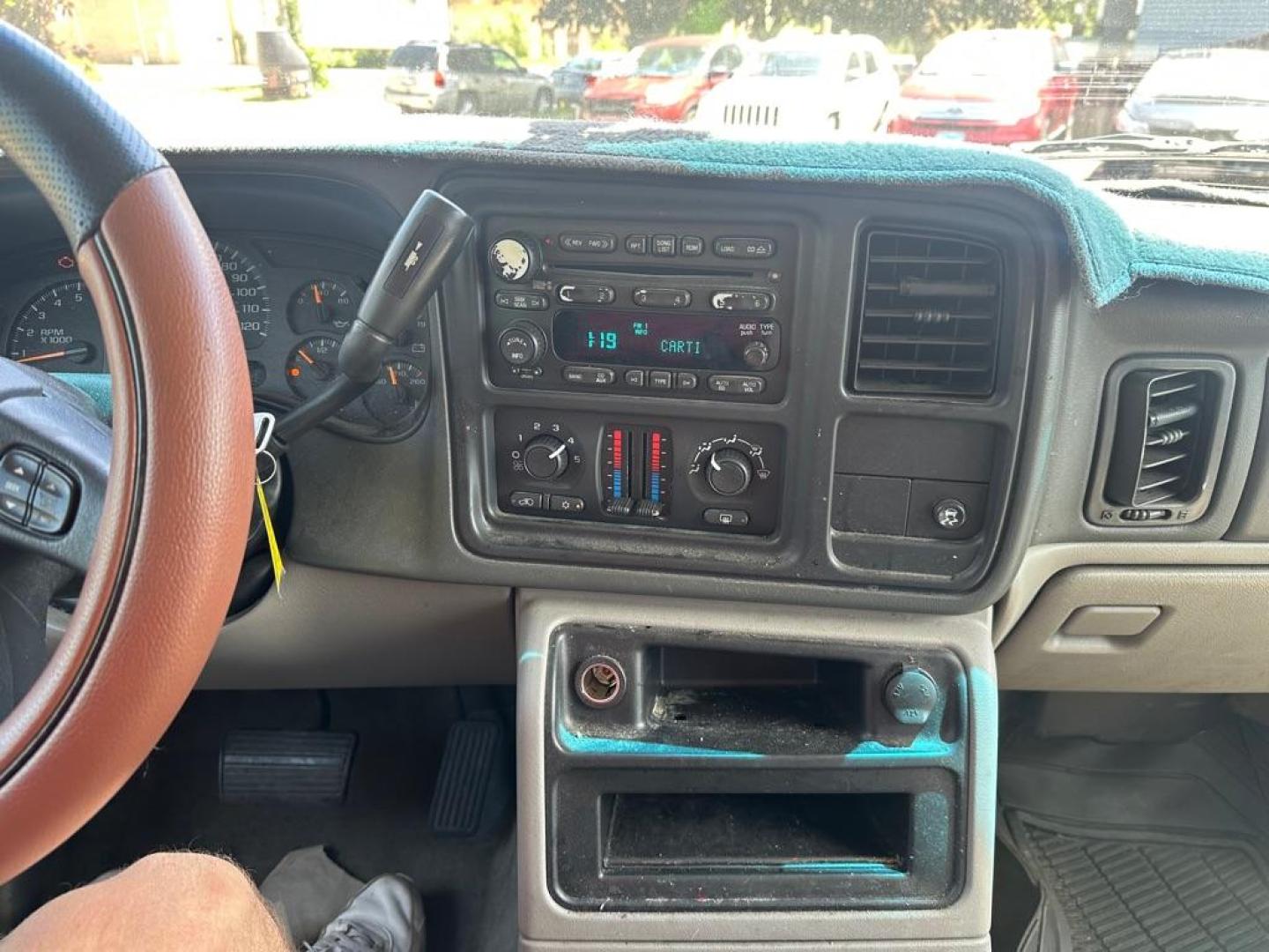 2005 TAN CHEVROLET TAHOE 1500 (1GNEK13T05R) with an 5.3L engine, Automatic transmission, located at 1708 Broadway, Rockford, IL, 61104, (815) 397-5010, 42.252522, -89.069359 - Photo#18