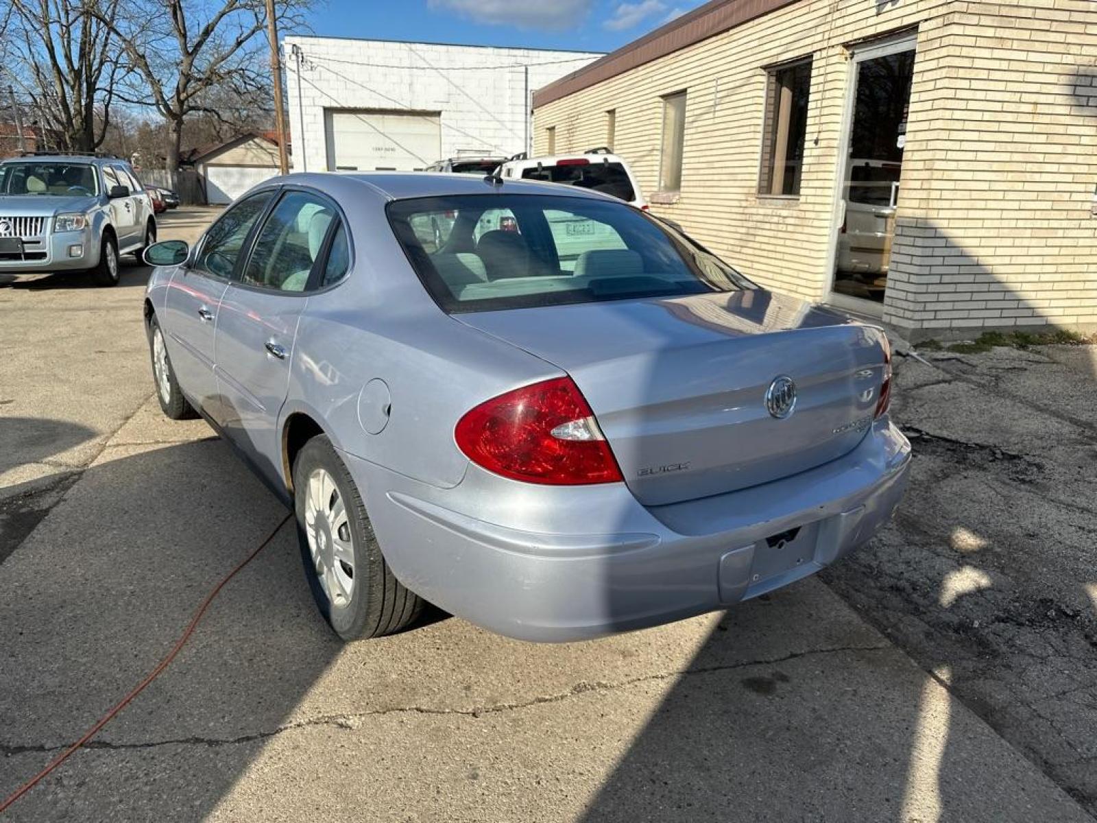 2006 SILVER BUICK LACROSSE CX (2G4WC582161) with an 3.8L engine, Automatic transmission, located at 1708 Broadway, Rockford, IL, 61104, (815) 397-5010, 42.252522, -89.069359 - Photo #1