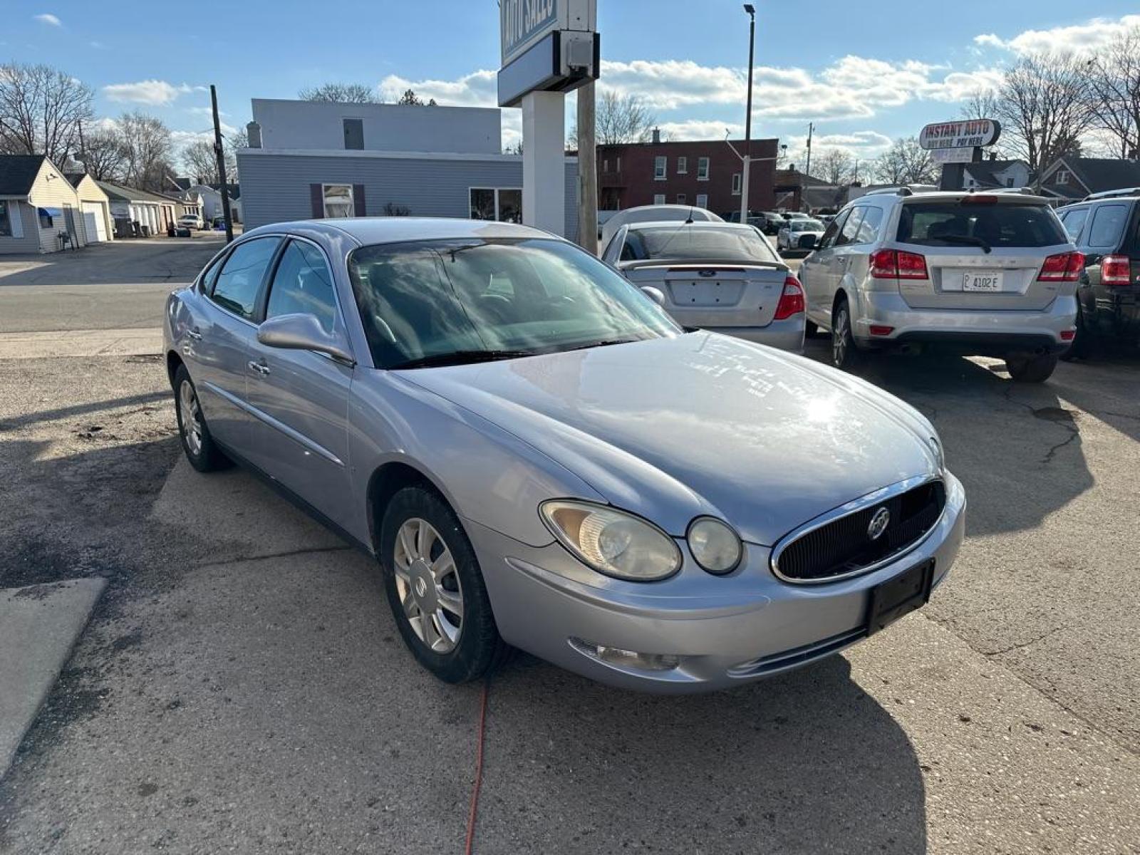 2006 SILVER BUICK LACROSSE CX (2G4WC582161) with an 3.8L engine, Automatic transmission, located at 1708 Broadway, Rockford, IL, 61104, (815) 397-5010, 42.252522, -89.069359 - Photo #3