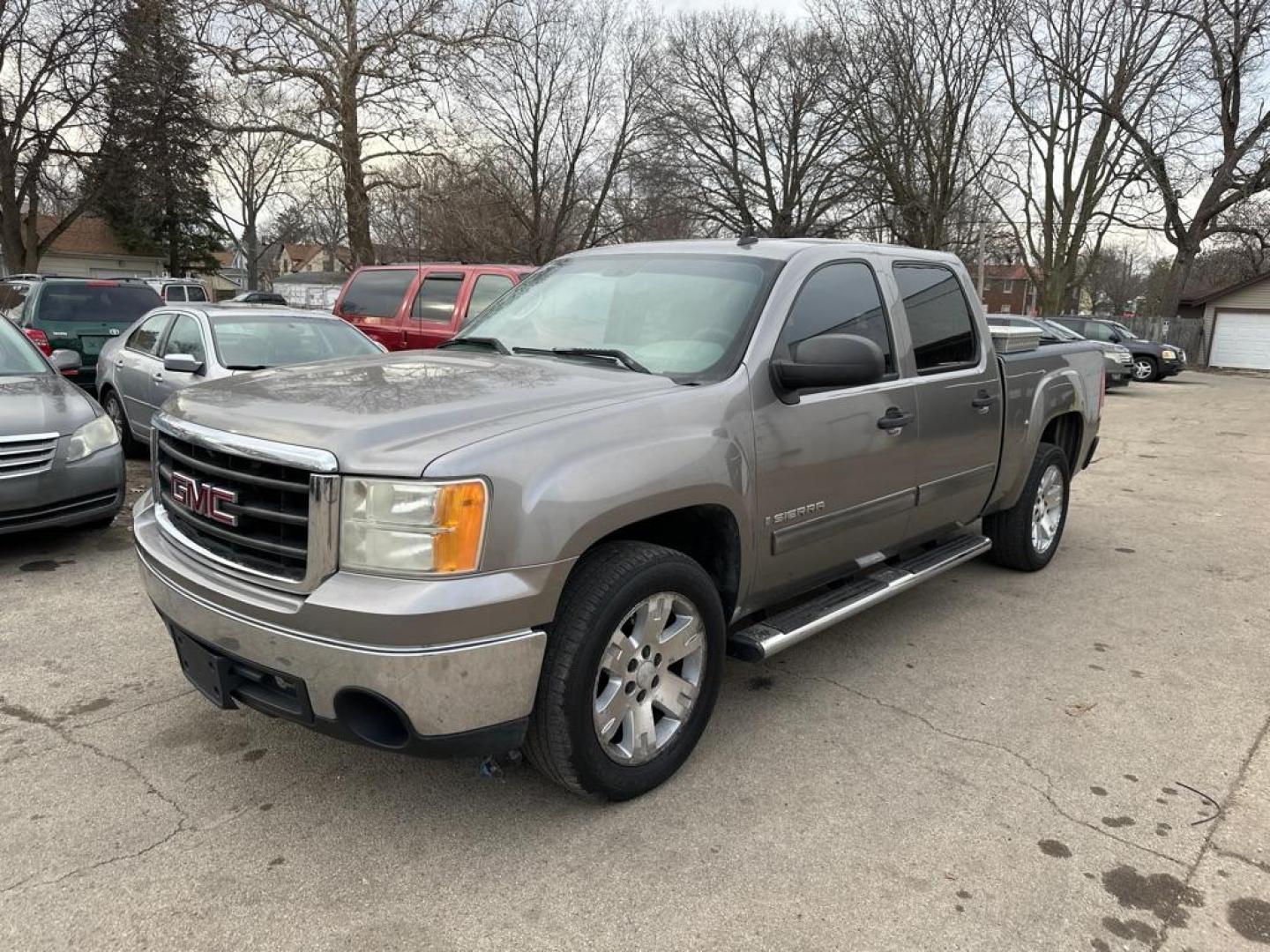 2007 GRAY GMC NEW SIERRA 1500 (3GTEC13C97G) with an 4.8L engine, Automatic transmission, located at 1708 Broadway, Rockford, IL, 61104, (815) 397-5010, 42.252522, -89.069359 - Photo#0