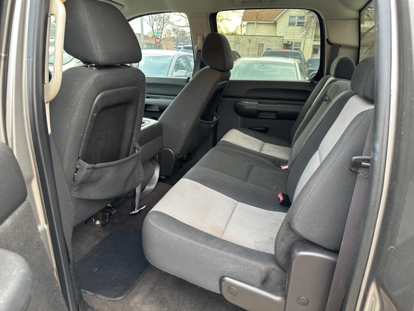 2007 GRAY GMC NEW SIERRA 1500 (3GTEC13C97G) with an 4.8L engine, Automatic transmission, located at 1708 Broadway, Rockford, IL, 61104, (815) 397-5010, 42.252522, -89.069359 - Photo#5