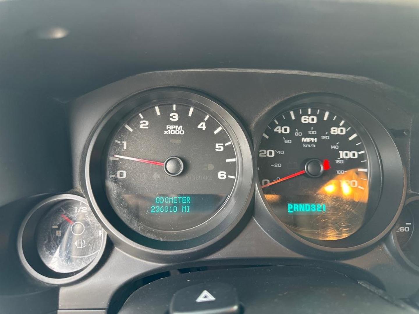 2007 GRAY GMC NEW SIERRA 1500 (3GTEC13C97G) with an 4.8L engine, Automatic transmission, located at 1708 Broadway, Rockford, IL, 61104, (815) 397-5010, 42.252522, -89.069359 - Photo#9