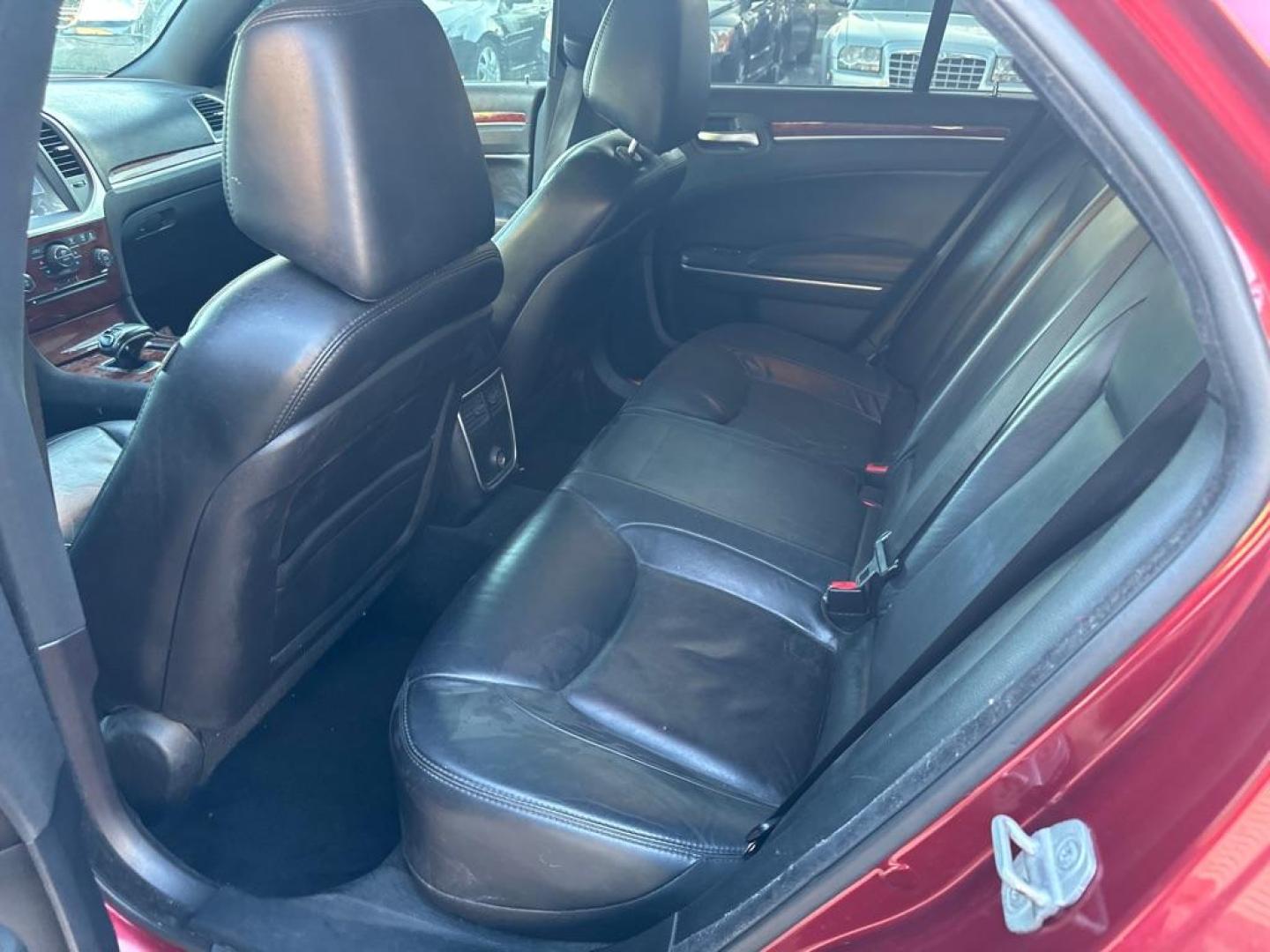 2013 RED CHRYSLER 300 (2C3CCAAG7DH) with an 3.6L engine, Automatic transmission, located at 1708 Broadway, Rockford, IL, 61104, (815) 397-5010, 42.252522, -89.069359 - Photo#6