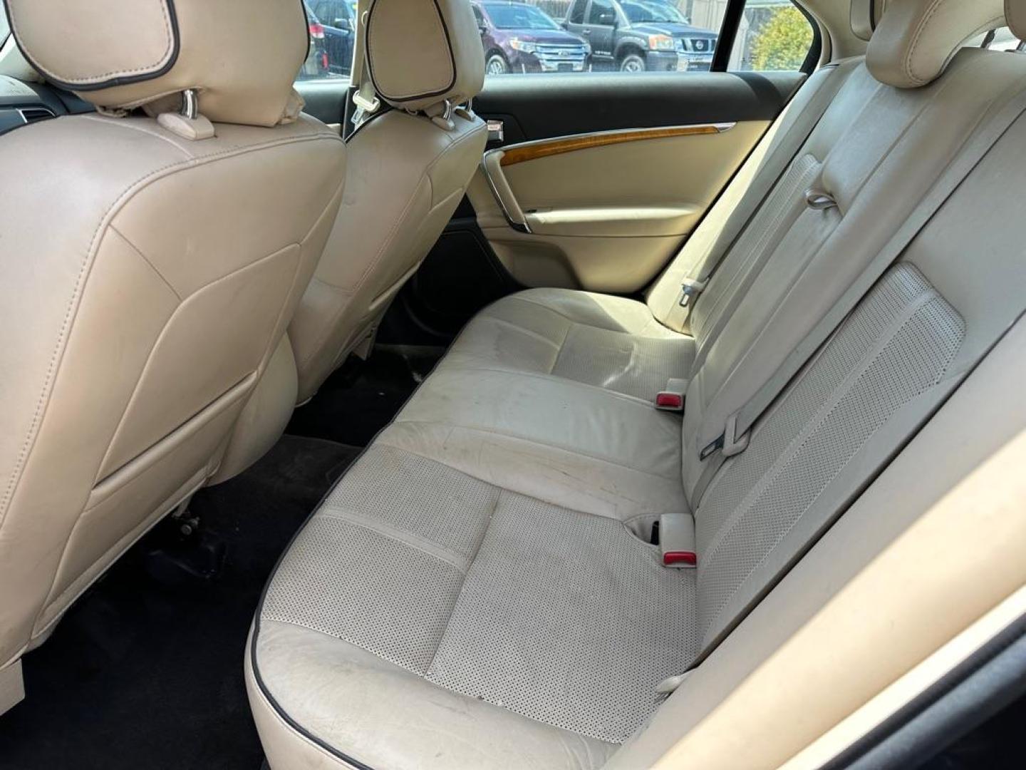 2012 BLACK LINCOLN MKZ (3LNHL2JC8CR) with an 3.5L engine, Automatic transmission, located at 1708 Broadway, Rockford, IL, 61104, (815) 397-5010, 42.252522, -89.069359 - Photo#4