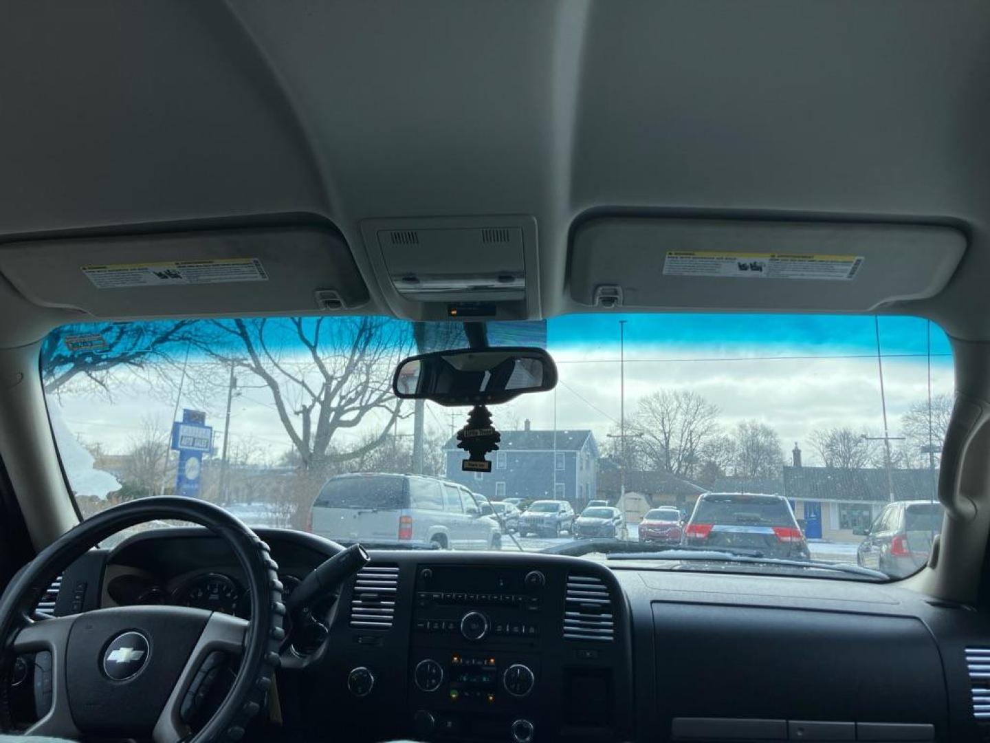 2009 GRAY CHEVROLET SILVERADO 1500 LT (1GCEK29079Z) with an 5.3L engine, Automatic transmission, located at 1708 Broadway, Rockford, IL, 61104, (815) 397-5010, 42.252522, -89.069359 - Photo#5