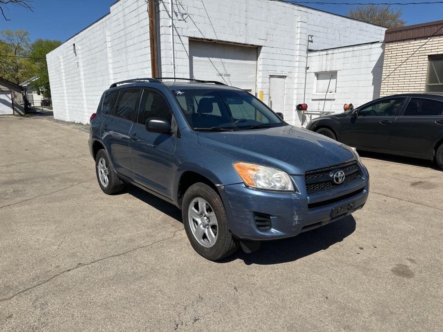 2010 BLUE TOYOTA RAV4 (2T3JF4DV8AW) with an 2.5L engine, Automatic transmission, located at 1708 Broadway, Rockford, IL, 61104, (815) 397-5010, 42.252522, -89.069359 - Photo#3