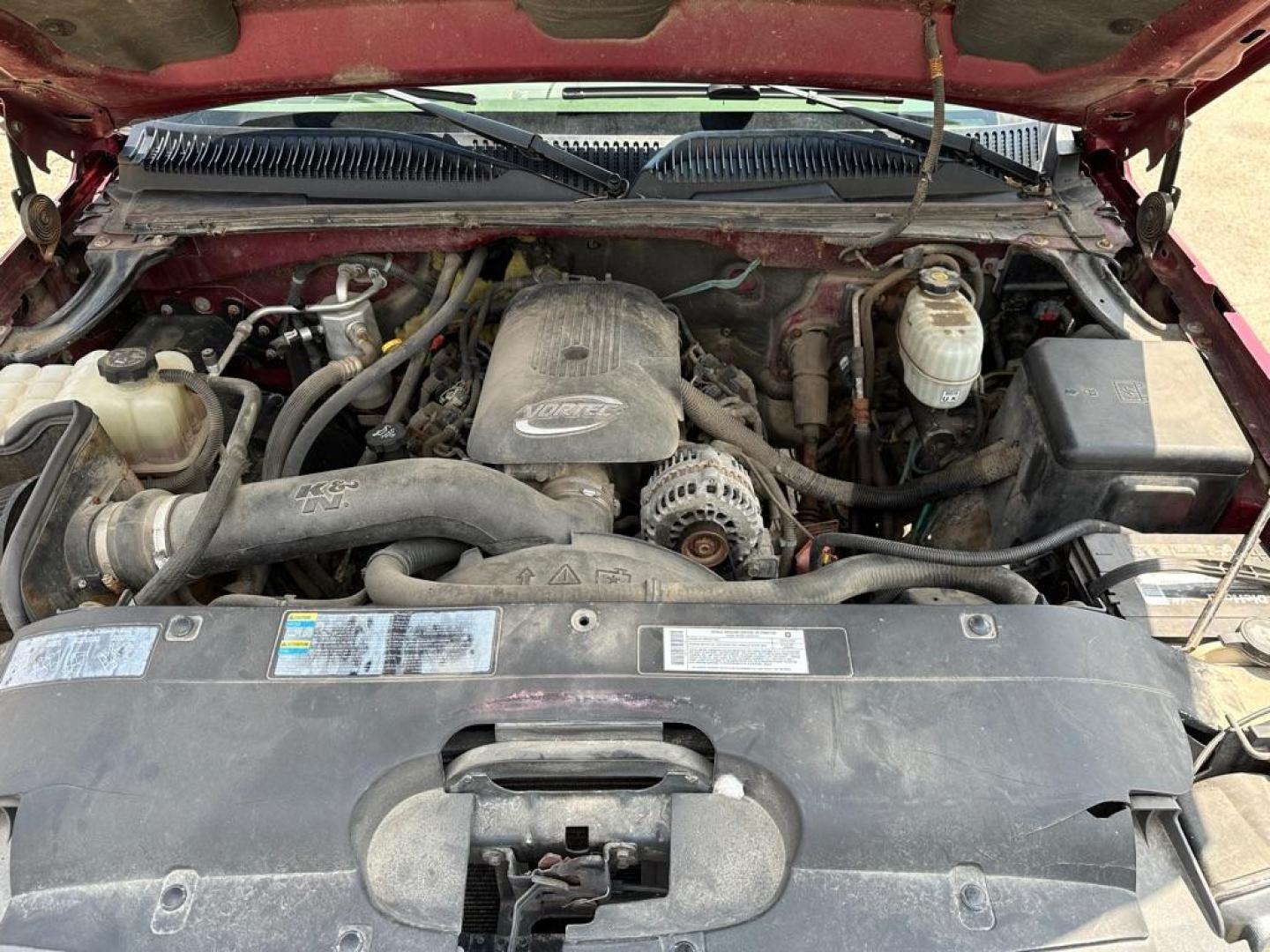 2005 RED CHEVROLET SILVERADO 2500 HEAVY DUTY (1GCHK23U85F) with an 6.0L engine, Automatic transmission, located at 1708 Broadway, Rockford, IL, 61104, (815) 397-5010, 42.252522, -89.069359 - Photo#8