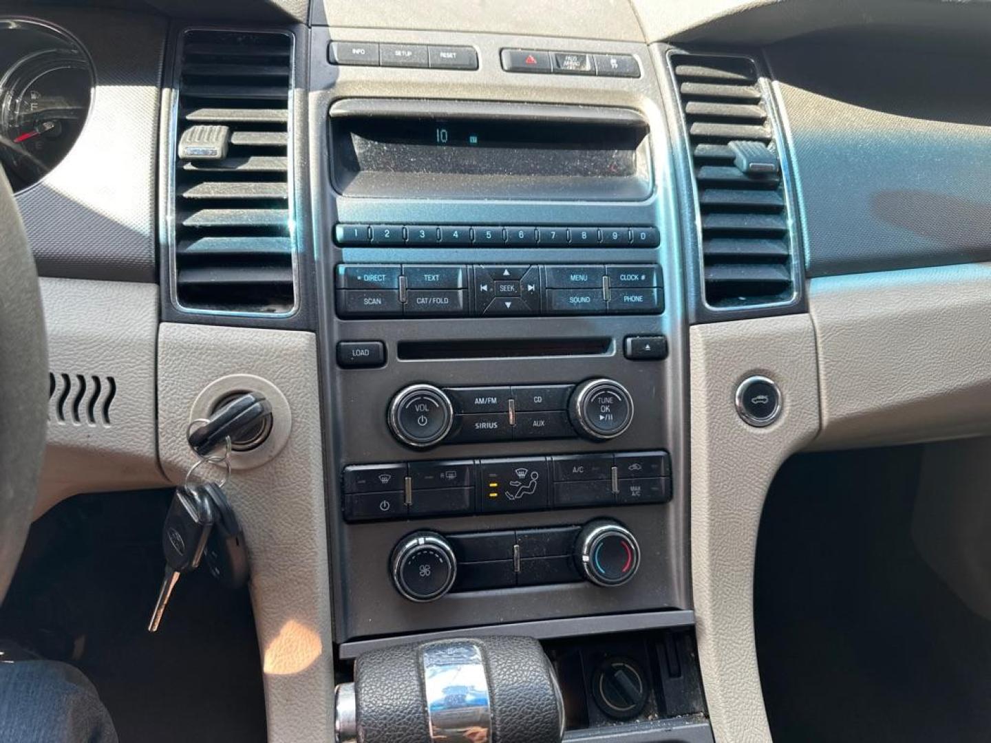2010 BLACK FORD TAURUS SE (1FAHP2DW4AG) with an 3.5L engine, Automatic transmission, located at 1708 Broadway, Rockford, IL, 61104, (815) 397-5010, 42.252522, -89.069359 - Photo#9