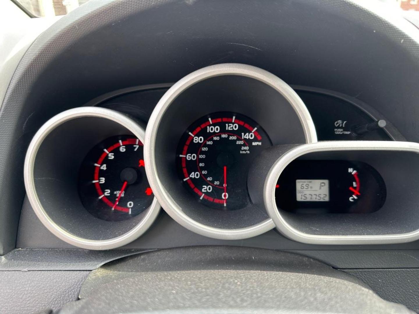 2009 RED PONTIAC VIBE (5Y2SP67019Z) with an 2.4L engine, Automatic transmission, located at 1708 Broadway, Rockford, IL, 61104, (815) 397-5010, 42.252522, -89.069359 - Photo#9
