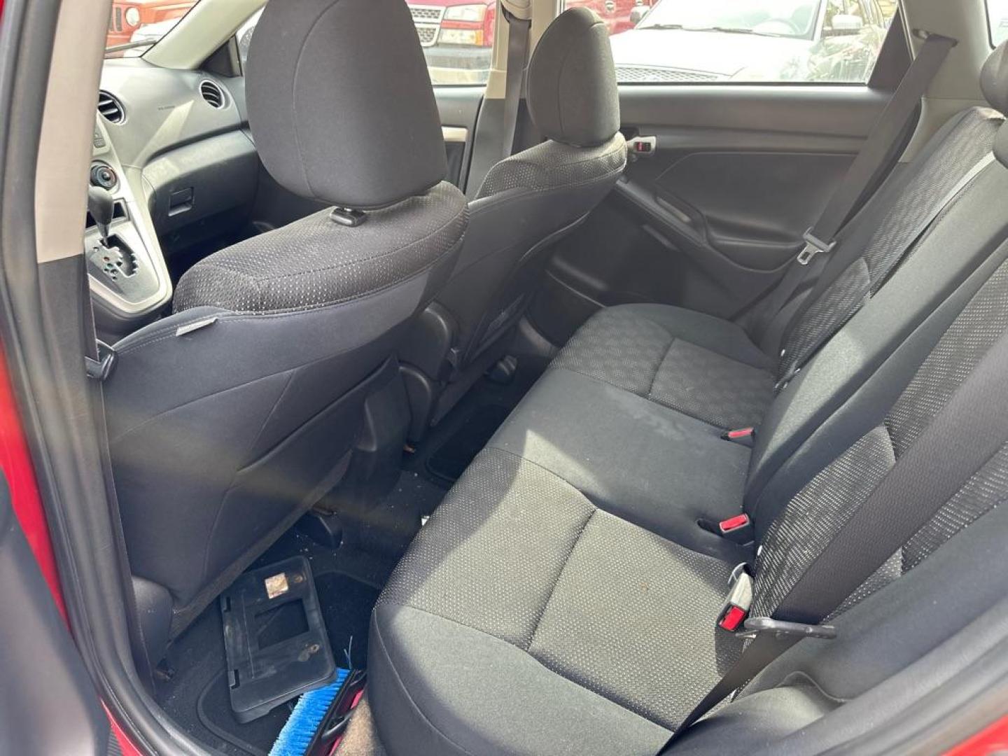 2009 RED PONTIAC VIBE (5Y2SP67019Z) with an 2.4L engine, Automatic transmission, located at 1708 Broadway, Rockford, IL, 61104, (815) 397-5010, 42.252522, -89.069359 - Photo#6