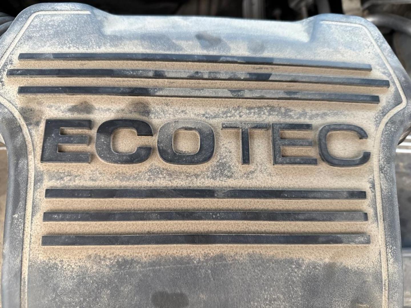 2009 WHITE SATURN VUE XE (3GSCL33P59S) with an 2.4L engine, Automatic transmission, located at 1708 Broadway, Rockford, IL, 61104, (815) 397-5010, 42.252522, -89.069359 - Photo#9