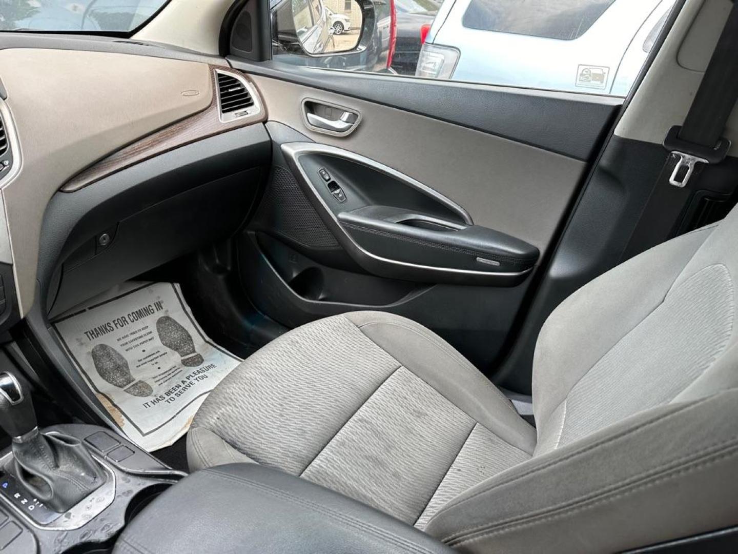 2017 GRAY HYUNDAI SANTA FE SPORT (5XYZTDLB9HG) with an 2.4L engine, Automatic transmission, located at 1708 Broadway, Rockford, IL, 61104, (815) 397-5010, 42.252522, -89.069359 - Photo#5