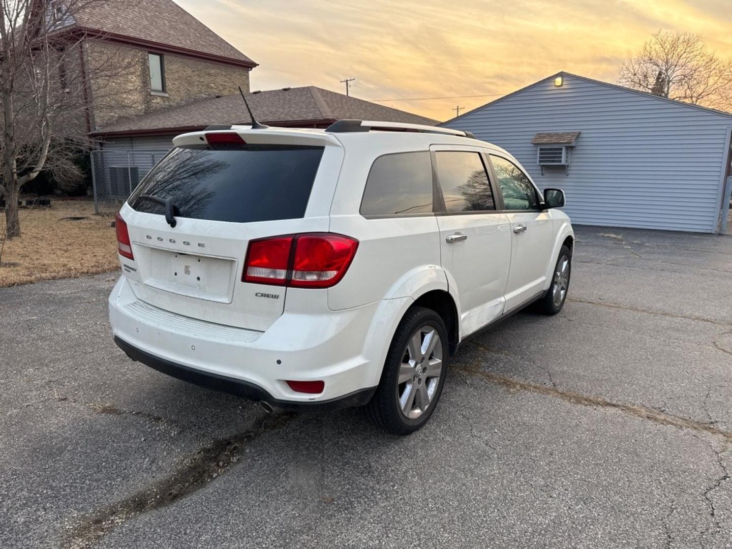 2013 WHITE DODGE JOURNEY CREW (3C4PDDDG8DT) with an 3.6L engine, Automatic transmission, located at 1708 Broadway, Rockford, IL, 61104, (815) 397-5010, 42.252522, -89.069359- Photo#2