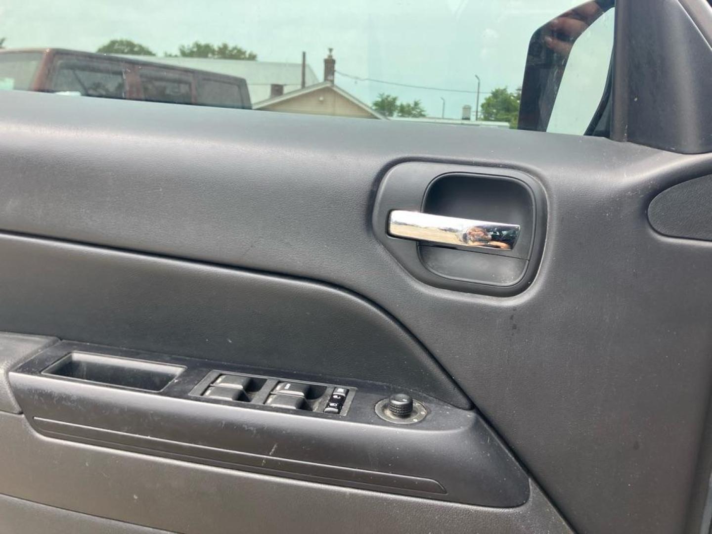 2016 GRAY JEEP PATRIOT SPORT (1C4NJRBB2GD) with an 2.4L engine, Continuously Variable transmission, located at 1708 Broadway, Rockford, IL, 61104, (815) 397-5010, 42.252522, -89.069359 - Photo#6