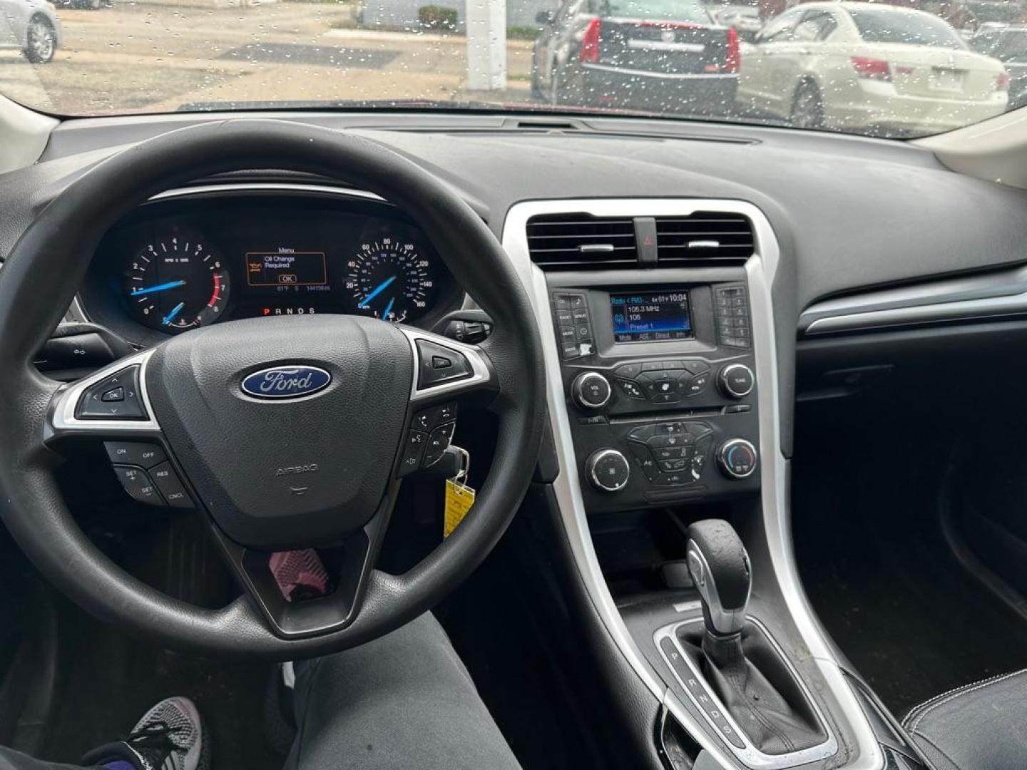 2013 RED FORD FUSION SE (3FA6P0H7XDR) with an 2.5L engine, Automatic transmission, located at 1708 Broadway, Rockford, IL, 61104, (815) 397-5010, 42.252522, -89.069359 - Photo#7