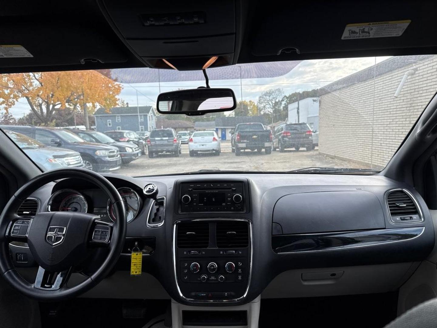 2016 GRAY DODGE GRAND CARAVAN SXT (2C4RDGCG2GR) with an 3.6L engine, Automatic transmission, located at 1708 Broadway, Rockford, IL, 61104, (815) 397-5010, 42.252522, -89.069359 - Photo#6