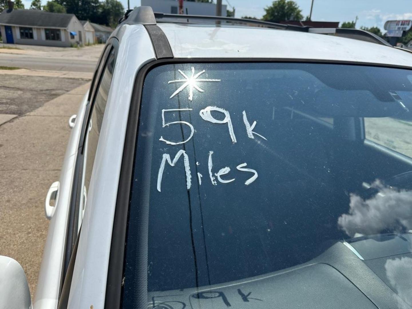 2009 WHITE KIA SPORTAGE LX (KNDJF723X97) with an 2.7L engine, Automatic transmission, located at 1708 Broadway, Rockford, IL, 61104, (815) 397-5010, 42.252522, -89.069359 - Photo#4