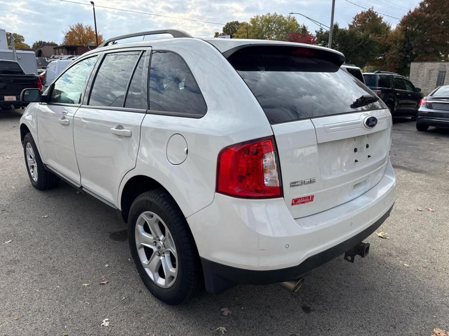 2013 WHITE FORD EDGE SEL (2FMDK3JC7DB) with an 3.5L engine, Automatic transmission, located at 1708 Broadway, Rockford, IL, 61104, (815) 397-5010, 42.252522, -89.069359 - Photo#3