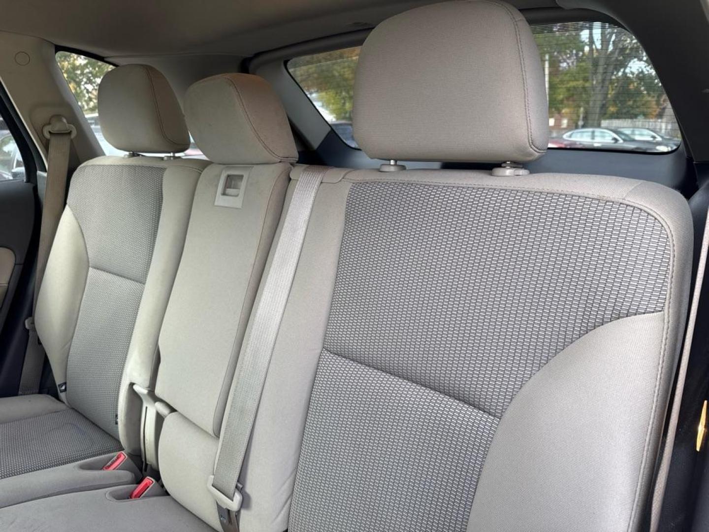 2013 WHITE FORD EDGE SEL (2FMDK3JC7DB) with an 3.5L engine, Automatic transmission, located at 1708 Broadway, Rockford, IL, 61104, (815) 397-5010, 42.252522, -89.069359 - Photo#4