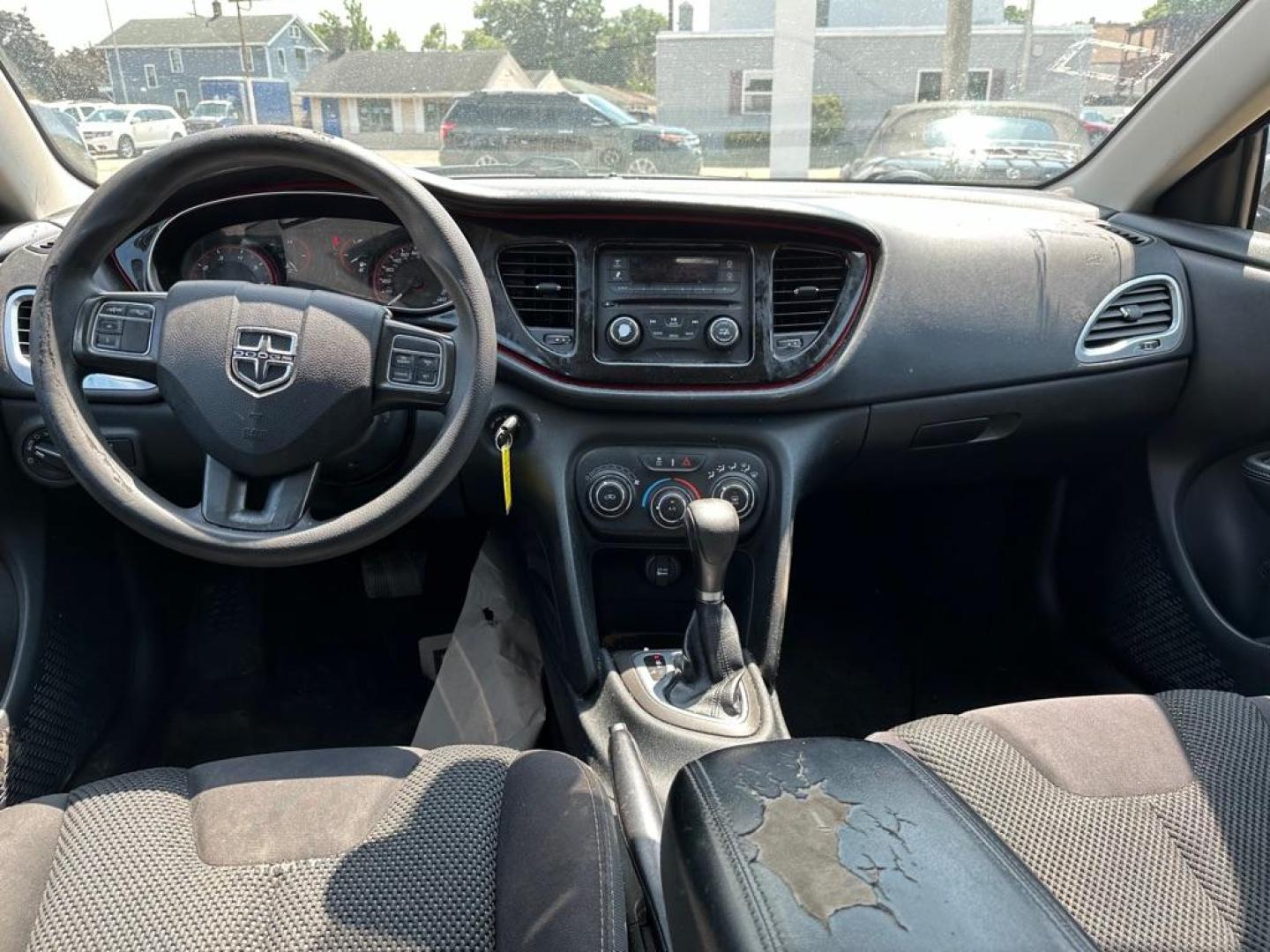 2015 GRAY DODGE DART SXT (1C3CDFBB3FD) with an 2.4L engine, Automatic transmission, located at 1708 Broadway, Rockford, IL, 61104, (815) 397-5010, 42.252522, -89.069359 - Photo#5