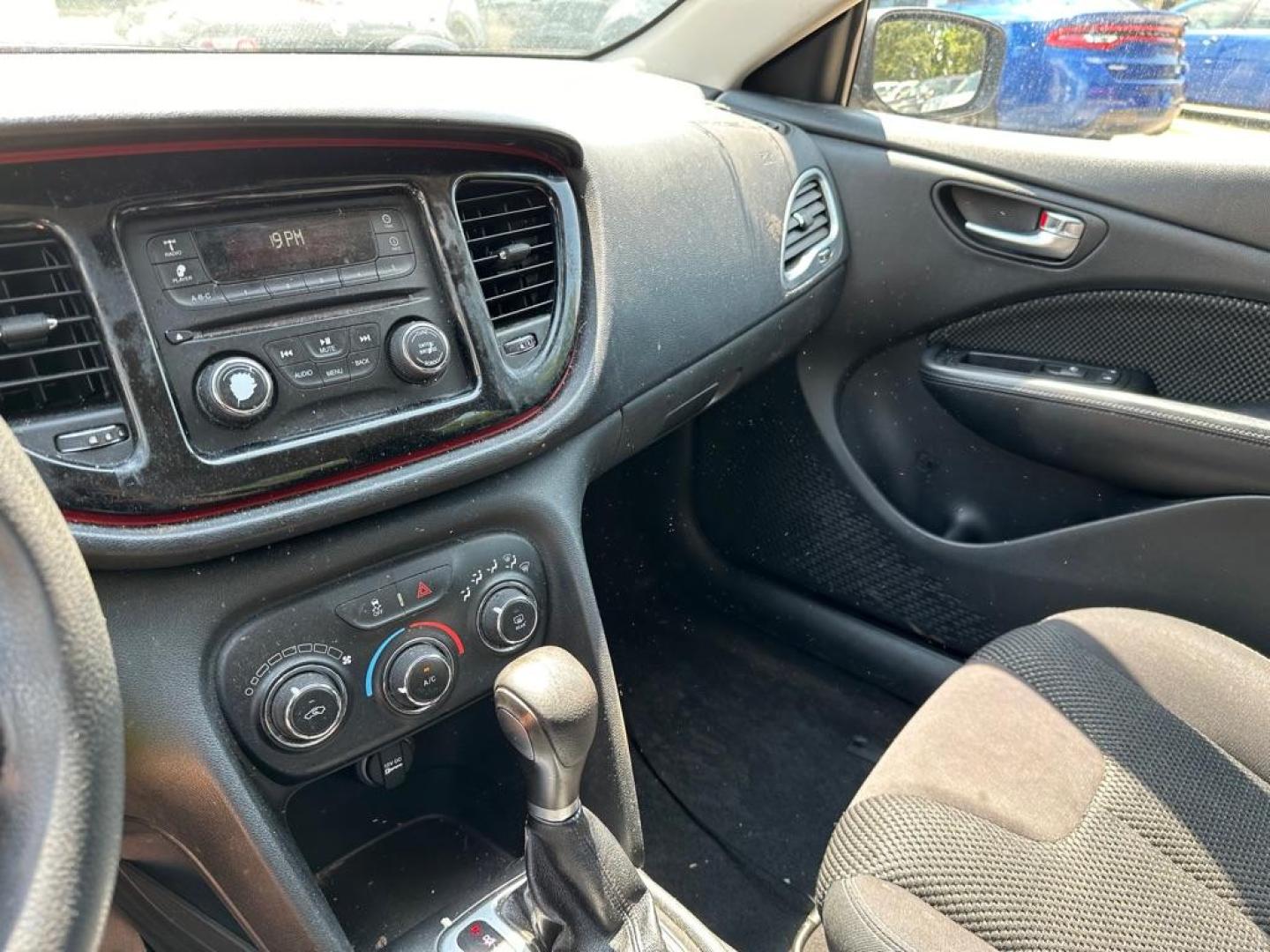2015 GRAY DODGE DART SXT (1C3CDFBB3FD) with an 2.4L engine, Automatic transmission, located at 1708 Broadway, Rockford, IL, 61104, (815) 397-5010, 42.252522, -89.069359 - Photo#6