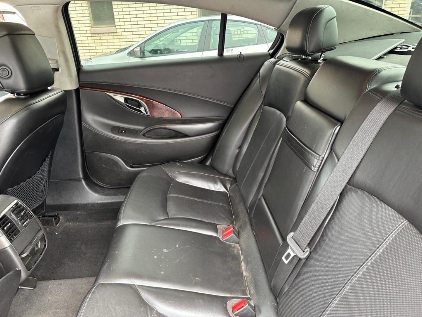 2011 BLACK BUICK LACROSSE CXS (1G4GE5ED5BF) with an 3.6L engine, Automatic transmission, located at 1708 Broadway, Rockford, IL, 61104, (815) 397-5010, 42.252522, -89.069359 - Photo#4