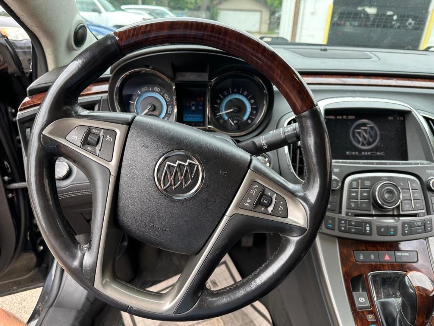 2011 BLACK BUICK LACROSSE CXS (1G4GE5ED5BF) with an 3.6L engine, Automatic transmission, located at 1708 Broadway, Rockford, IL, 61104, (815) 397-5010, 42.252522, -89.069359 - Photo#6