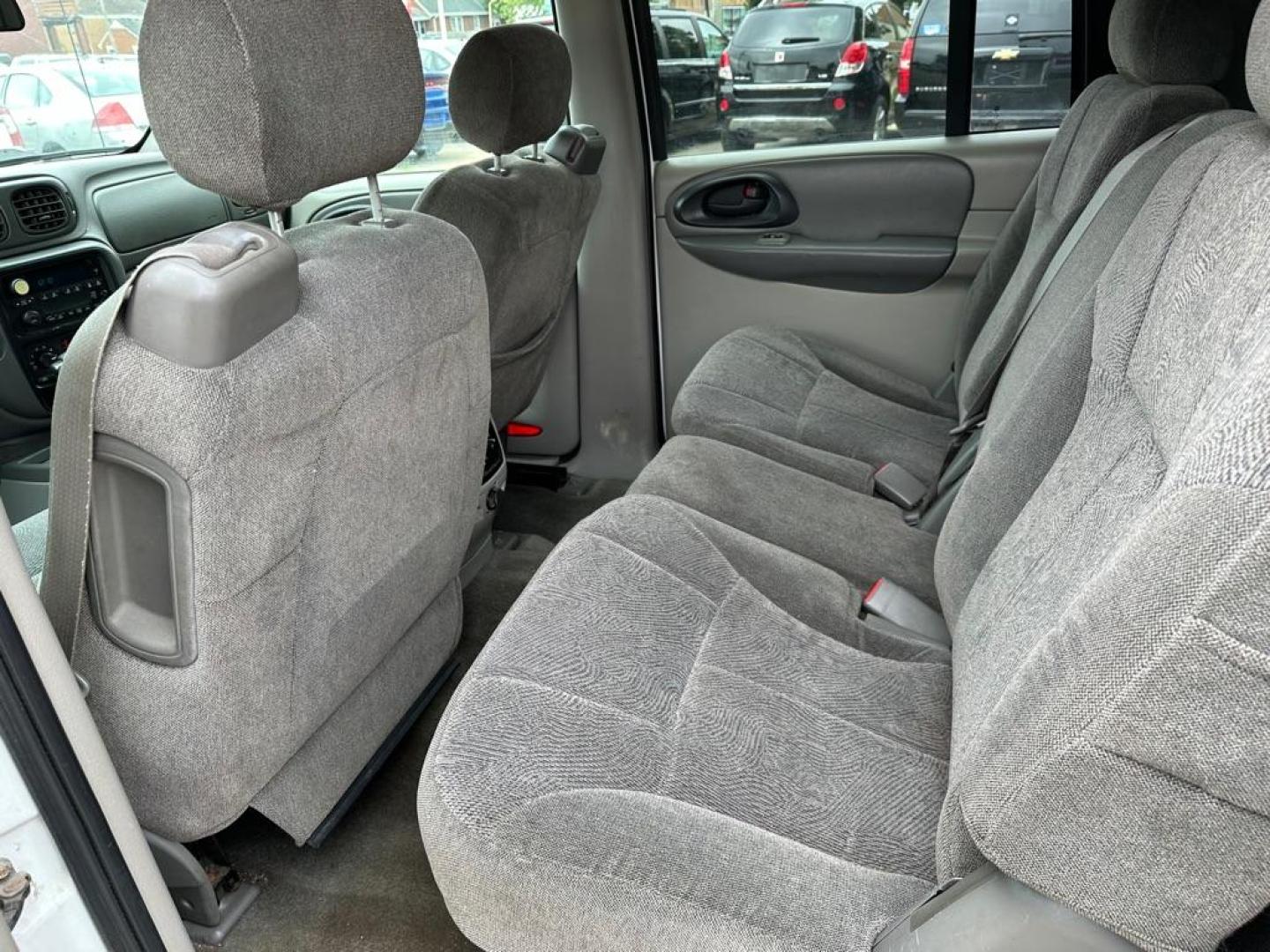 2004 WHITE CHEVROLET TRAILBLAZER EXT LS (1GNET16S346) with an 4.2L engine, Automatic transmission, located at 1708 Broadway, Rockford, IL, 61104, (815) 397-5010, 42.252522, -89.069359 - Photo#6