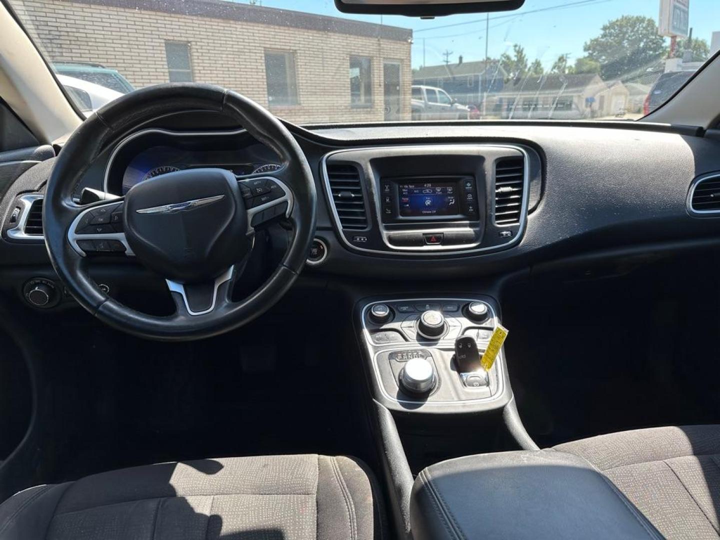 2015 WHITE CHRYSLER 200 LIMITED (1C3CCCAB0FN) with an 2.4L engine, Automatic transmission, located at 1708 Broadway, Rockford, IL, 61104, (815) 397-5010, 42.252522, -89.069359 - Photo#4