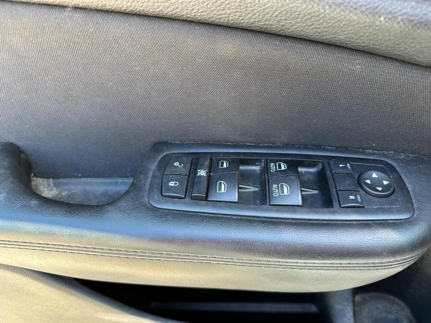 2015 WHITE CHRYSLER 200 LIMITED (1C3CCCAB0FN) with an 2.4L engine, Automatic transmission, located at 1708 Broadway, Rockford, IL, 61104, (815) 397-5010, 42.252522, -89.069359 - Photo#8