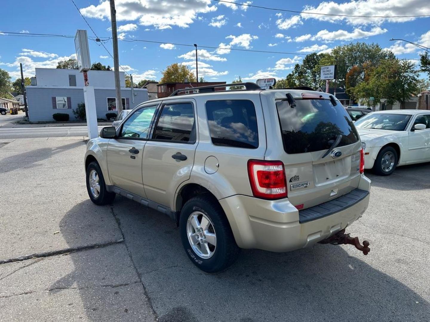2012 GOLD FORD ESCAPE XLT (1FMCU0DG7CK) with an 3.0L engine, Automatic transmission, located at 1708 Broadway, Rockford, IL, 61104, (815) 397-5010, 42.252522, -89.069359 - Photo#4