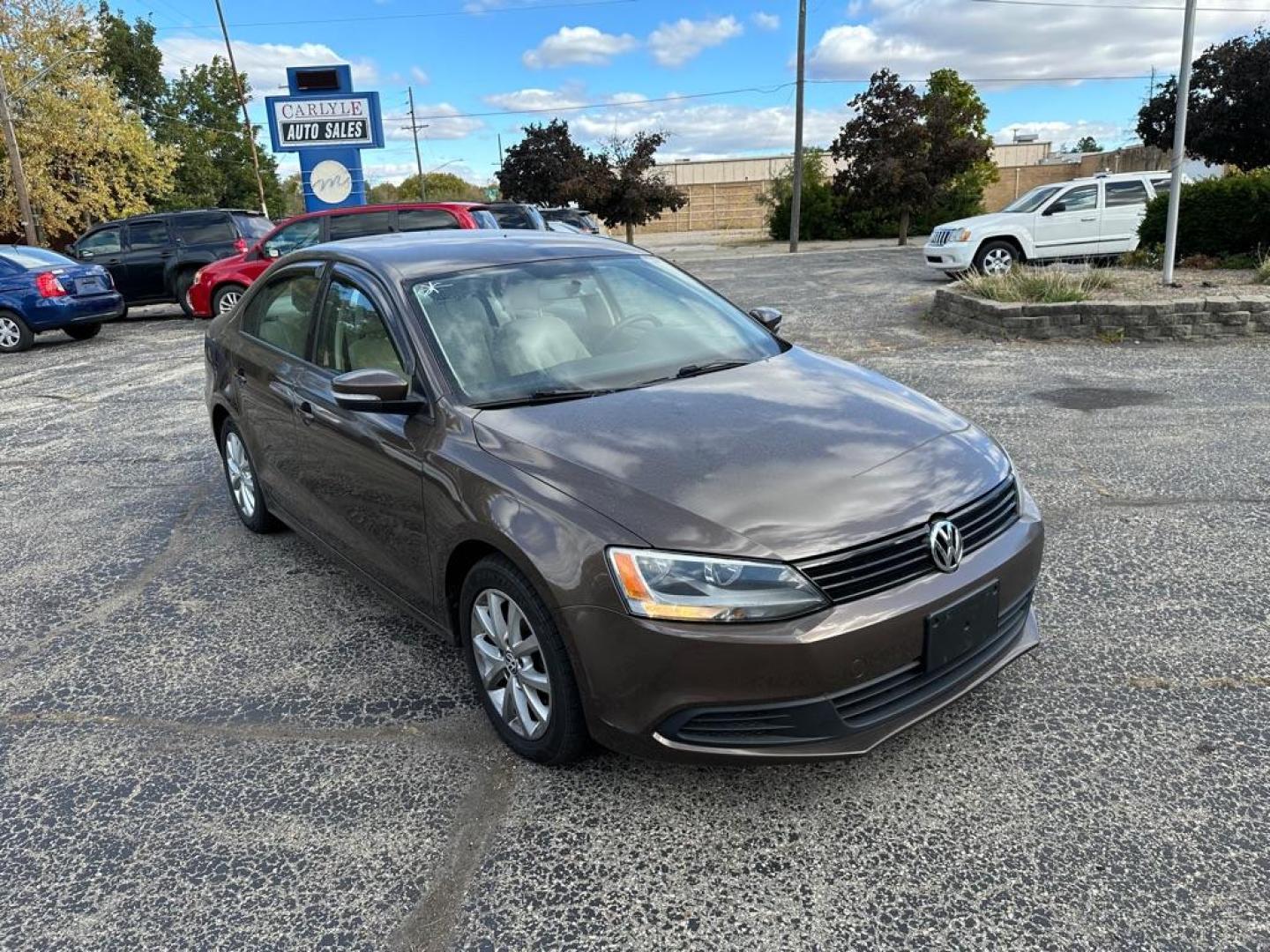 2011 BROWN VOLKSWAGEN JETTA SE (3VWDZ7AJ8BM) with an 2.5L engine, Automatic transmission, located at 1708 Broadway, Rockford, IL, 61104, (815) 397-5010, 42.252522, -89.069359 - Photo#1
