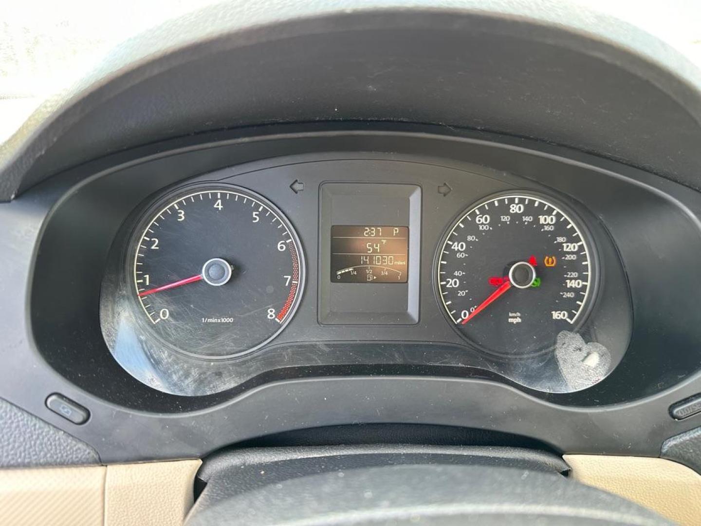 2011 BROWN VOLKSWAGEN JETTA SE (3VWDZ7AJ8BM) with an 2.5L engine, Automatic transmission, located at 1708 Broadway, Rockford, IL, 61104, (815) 397-5010, 42.252522, -89.069359 - Photo#12