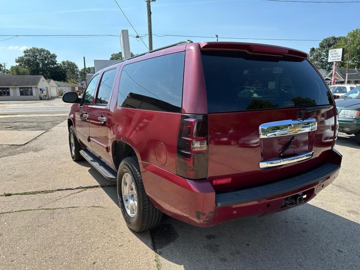 2008 RED CHEVROLET SUBURBAN 1500 LS (3GNFK163X8G) with an 5.3L engine, Automatic transmission, located at 1708 Broadway, Rockford, IL, 61104, (815) 397-5010, 42.252522, -89.069359 - Photo#3