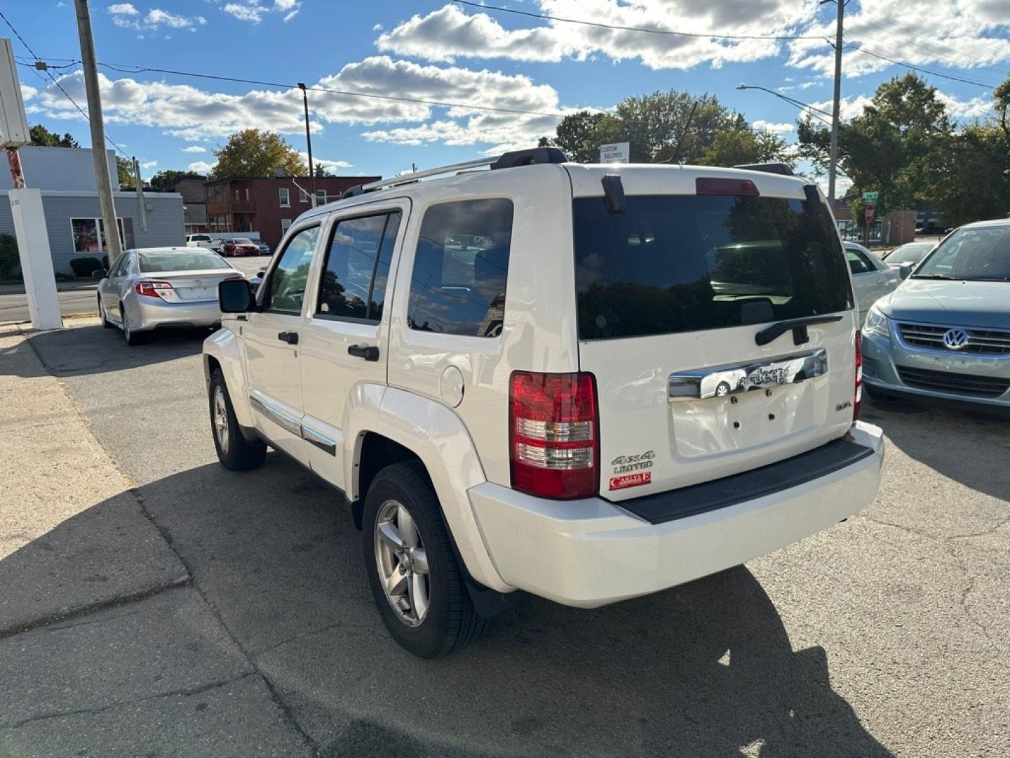 2008 WHITE JEEP LIBERTY LIMITED (1J8GN58K98W) with an 3.7L engine, Automatic transmission, located at 1708 Broadway, Rockford, IL, 61104, (815) 397-5010, 42.252522, -89.069359- Photo#6