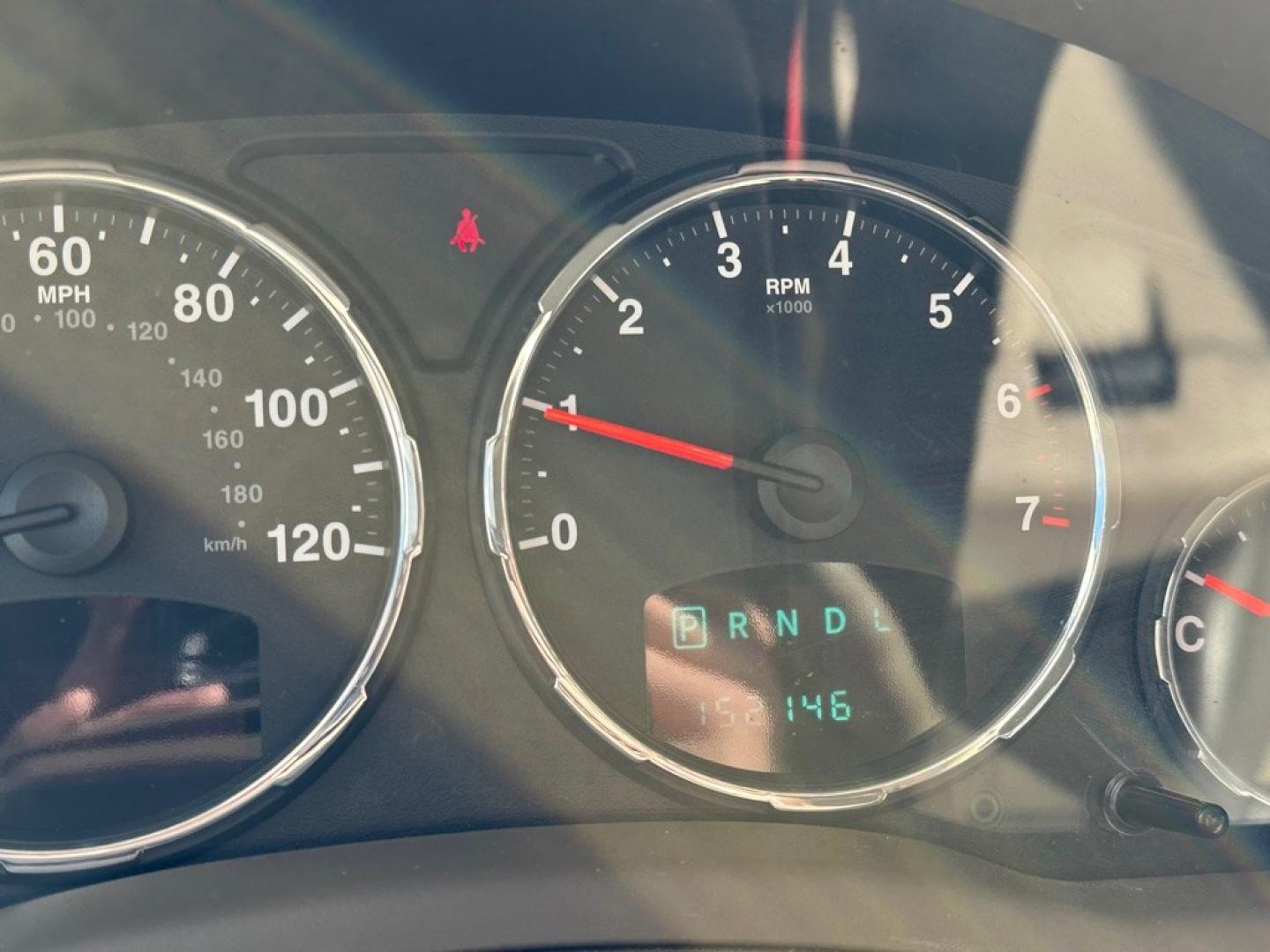 2008 WHITE JEEP LIBERTY LIMITED (1J8GN58K98W) with an 3.7L engine, Automatic transmission, located at 1708 Broadway, Rockford, IL, 61104, (815) 397-5010, 42.252522, -89.069359- Photo#10