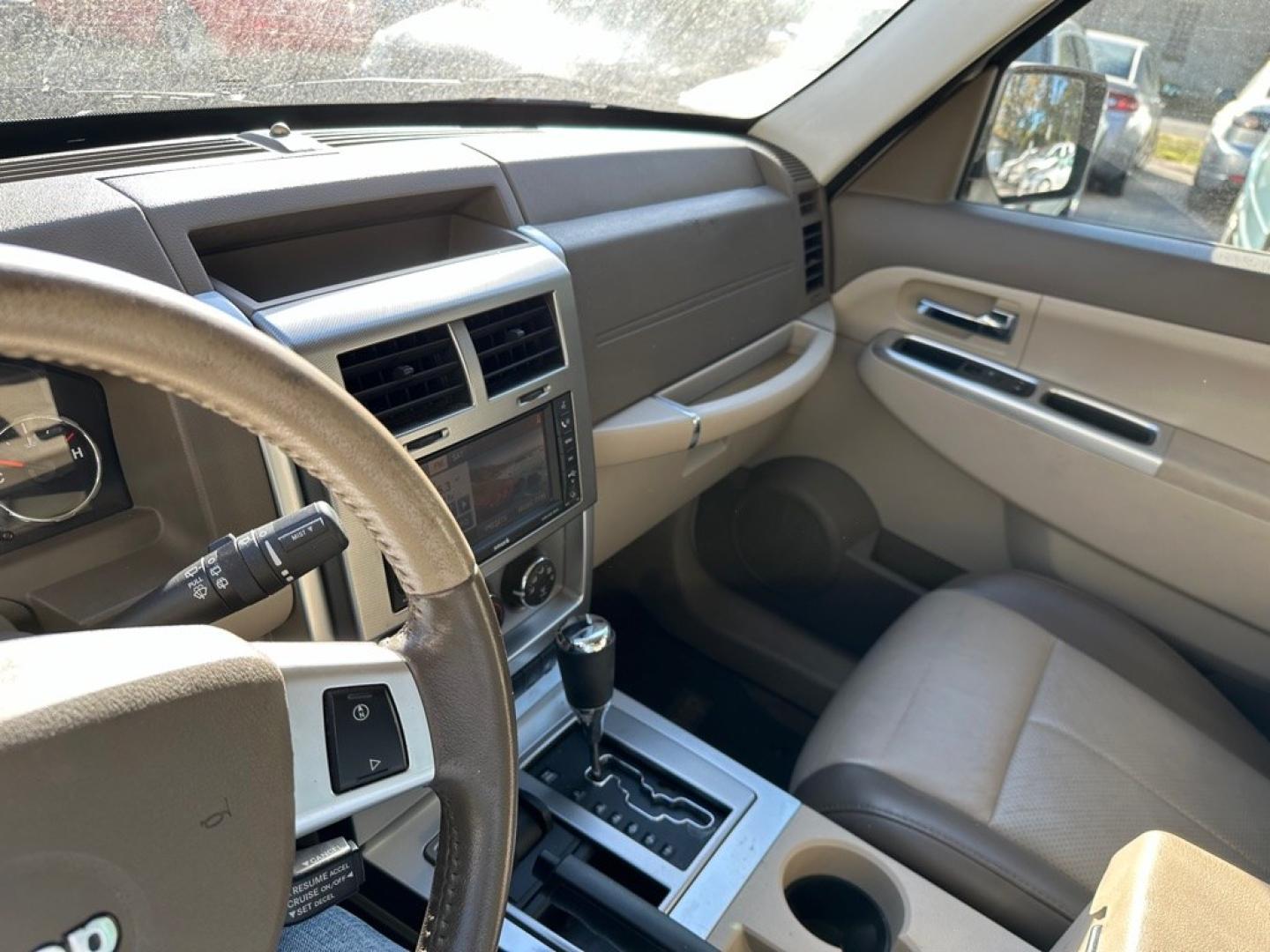2008 WHITE JEEP LIBERTY LIMITED (1J8GN58K98W) with an 3.7L engine, Automatic transmission, located at 1708 Broadway, Rockford, IL, 61104, (815) 397-5010, 42.252522, -89.069359- Photo#11