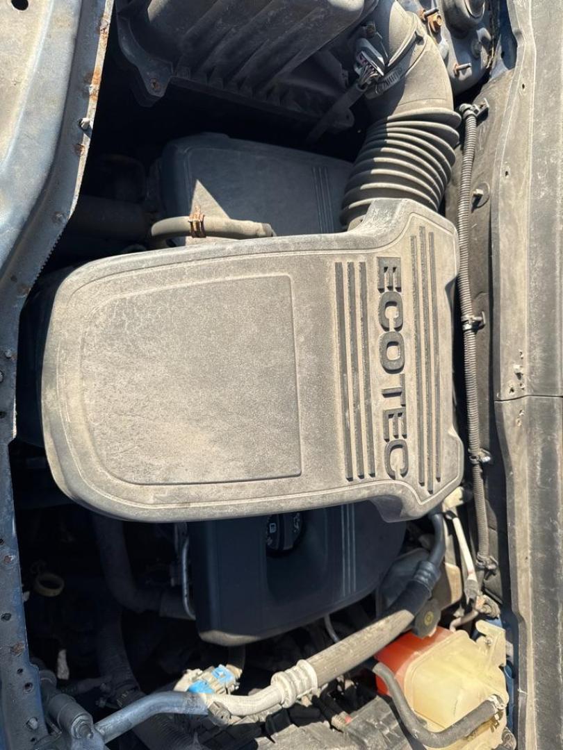 2009 BLUE SATURN VUE XE (3GSCL33PX9S) with an 2.4L engine, Automatic transmission, located at 1708 Broadway, Rockford, IL, 61104, (815) 397-5010, 42.252522, -89.069359 - Photo#9