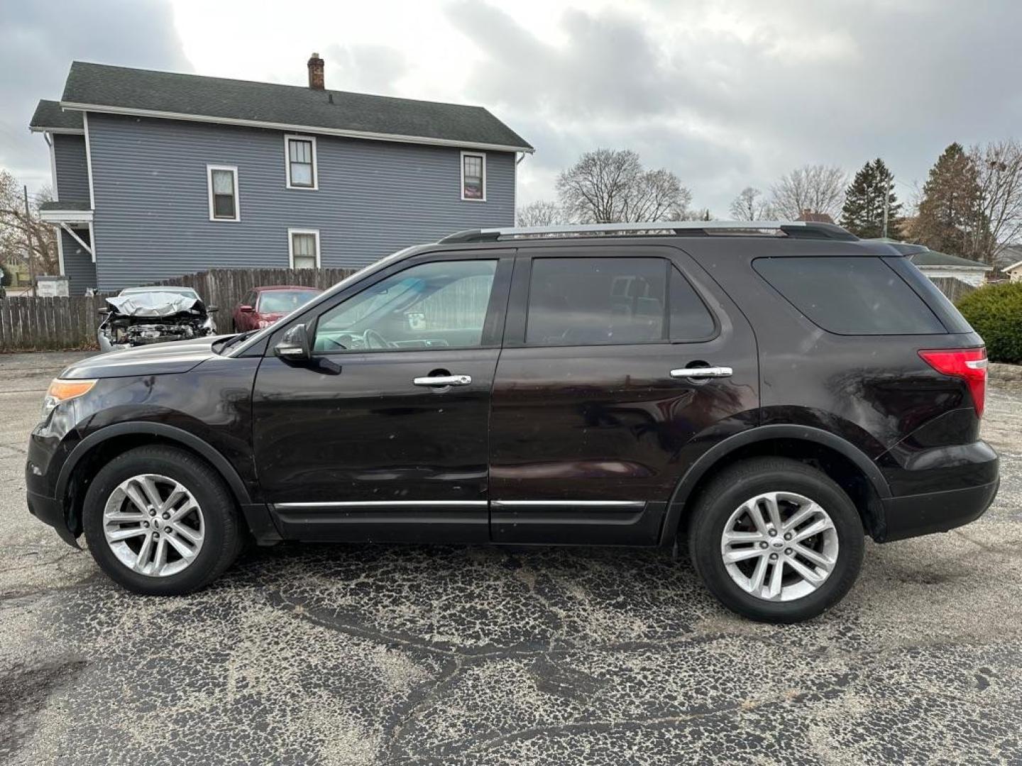 2013 BLACK FORD EXPLORER XLT (1FM5K7D82DG) with an 3.5L engine, Automatic transmission, located at 1708 Broadway, Rockford, IL, 61104, (815) 397-5010, 42.252522, -89.069359 - Photo#7
