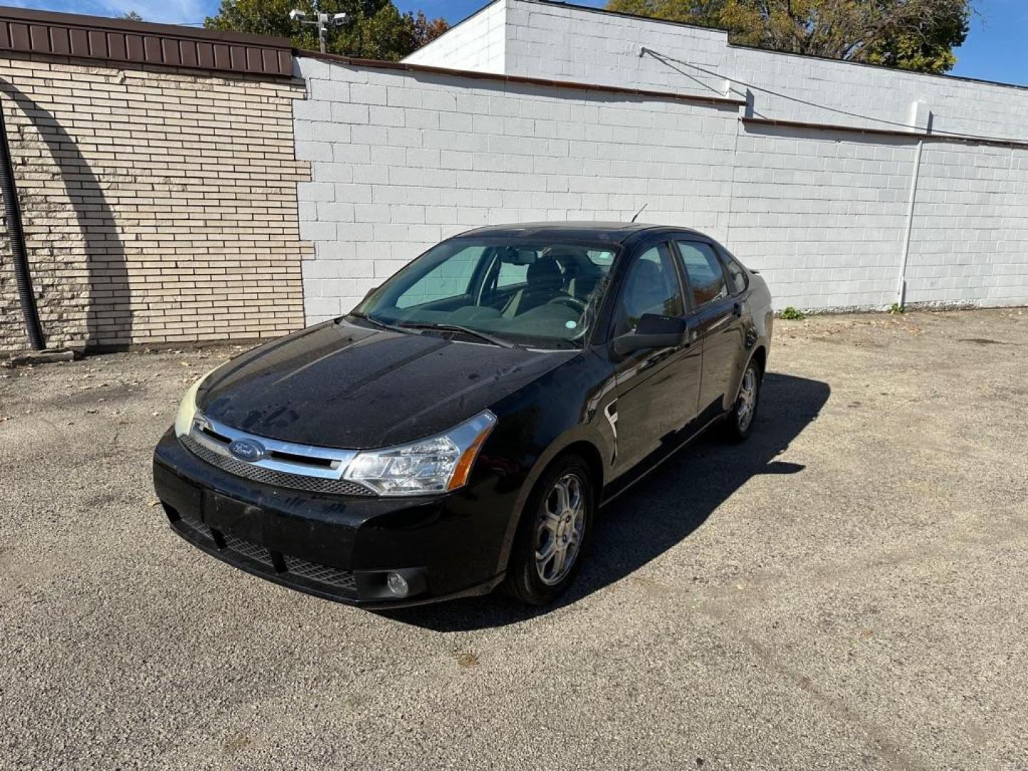 2008 BLACK FORD FOCUS SE (1FAHP35N08W) with an 2.0L engine, Automatic transmission, located at 1708 Broadway, Rockford, IL, 61104, (815) 397-5010, 42.252522, -89.069359 - Photo#0