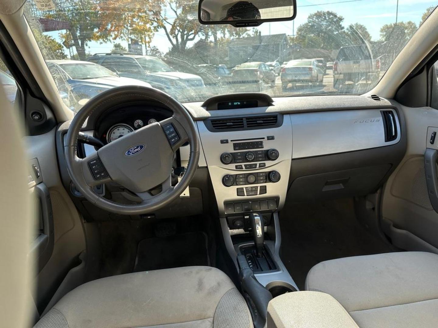 2008 BLACK FORD FOCUS SE (1FAHP35N08W) with an 2.0L engine, Automatic transmission, located at 1708 Broadway, Rockford, IL, 61104, (815) 397-5010, 42.252522, -89.069359 - Photo#8