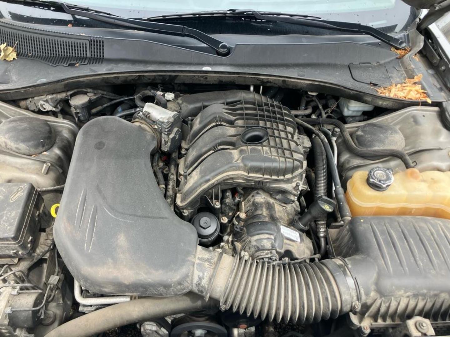 2012 GRAY CHRYSLER 300 (2C3CCAAG2CH) with an 3.6L engine, Automatic transmission, located at 1708 Broadway, Rockford, IL, 61104, (815) 397-5010, 42.252522, -89.069359 - Photo#9