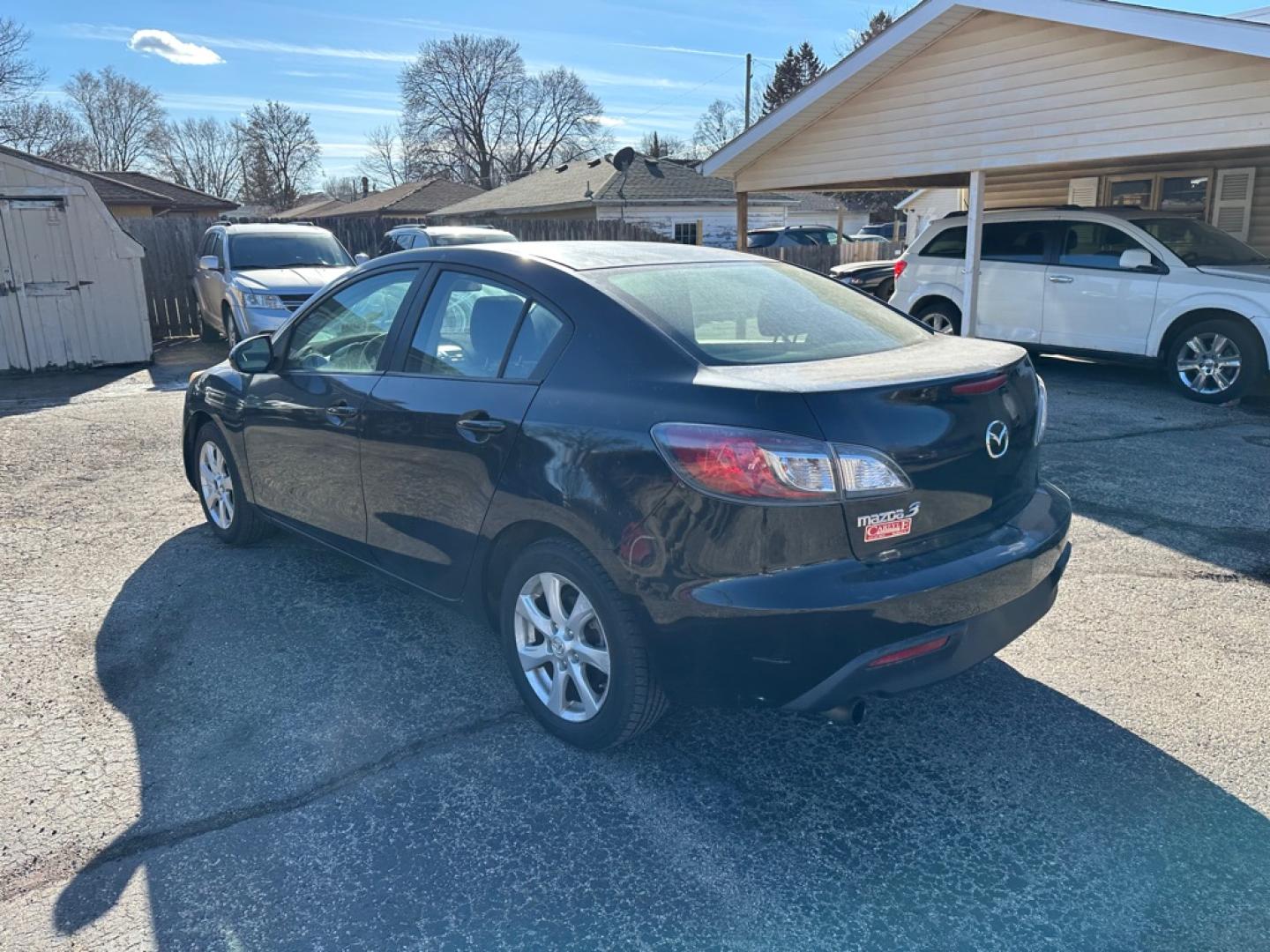 2010 BLACK MAZDA 3 I (JM1BL1SFXA1) with an 2.0L engine, Automatic transmission, located at 1708 Broadway, Rockford, IL, 61104, (815) 397-5010, 42.252522, -89.069359- Photo#4