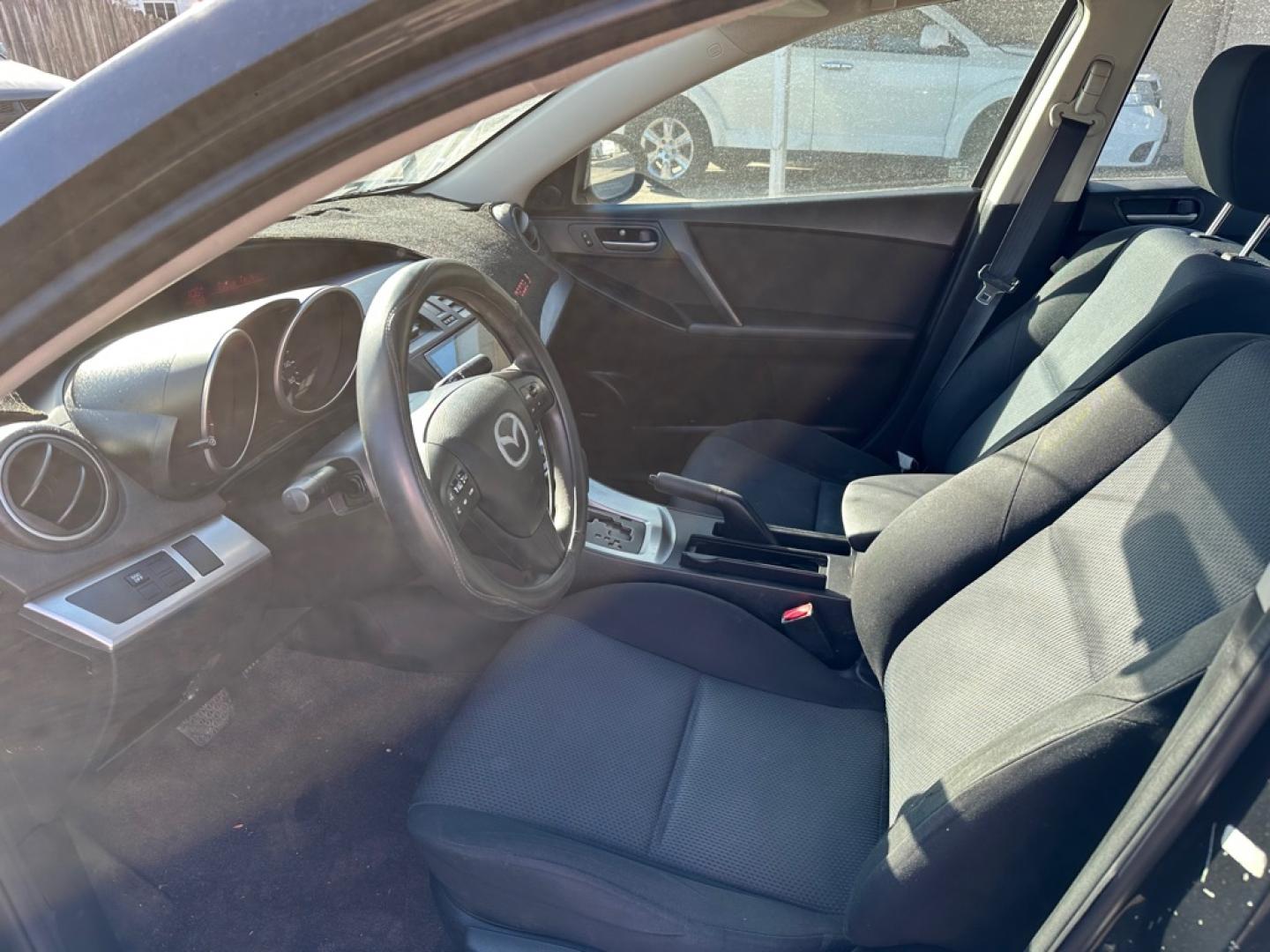 2010 BLACK MAZDA 3 I (JM1BL1SFXA1) with an 2.0L engine, Automatic transmission, located at 1708 Broadway, Rockford, IL, 61104, (815) 397-5010, 42.252522, -89.069359- Photo#7