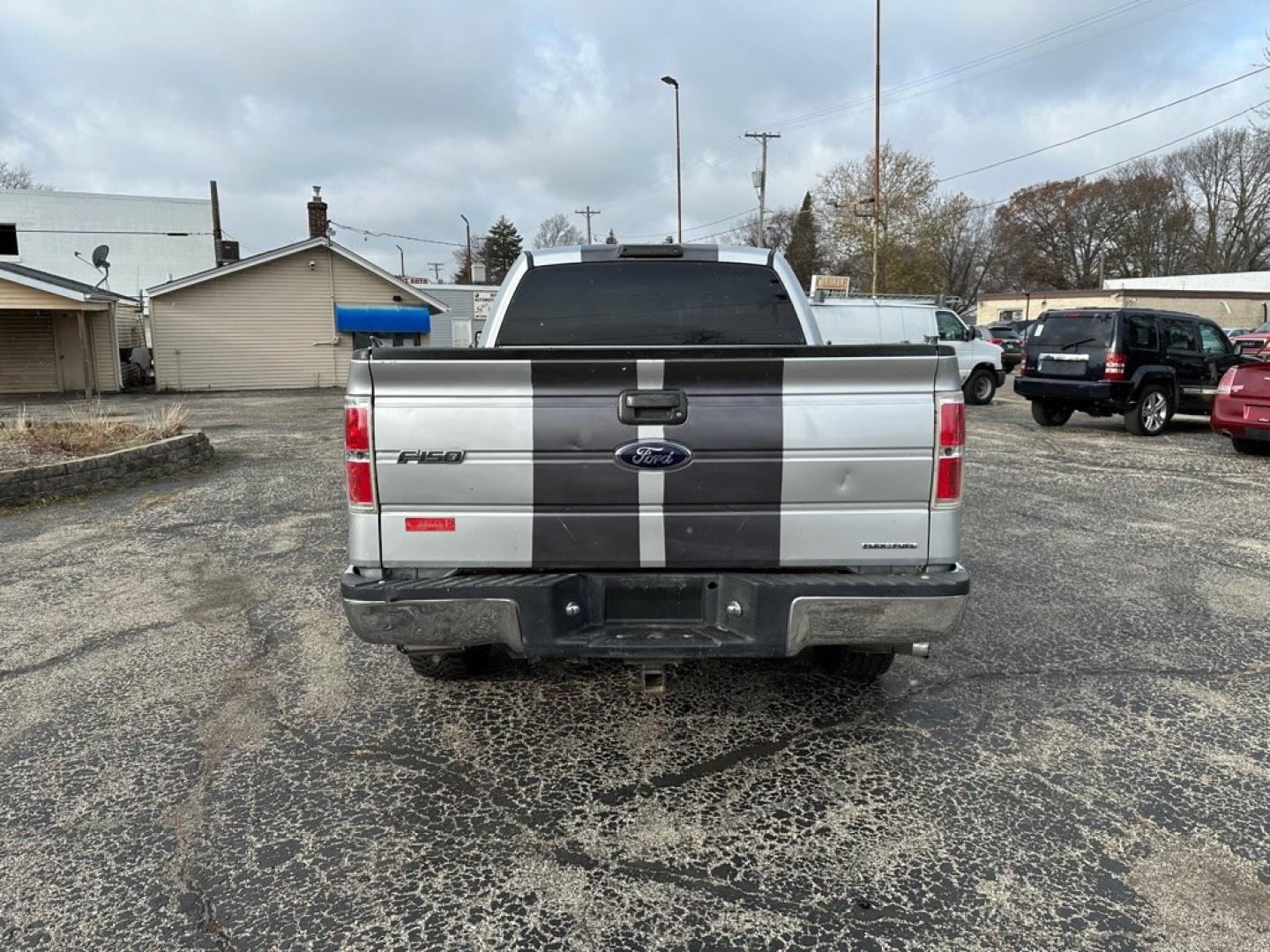2012 SILVER FORD F150 SUPER CAB (1FTFX1CF0CF) with an 5.0L engine, Automatic transmission, located at 1708 Broadway, Rockford, IL, 61104, (815) 397-5010, 42.252522, -89.069359- Photo#5