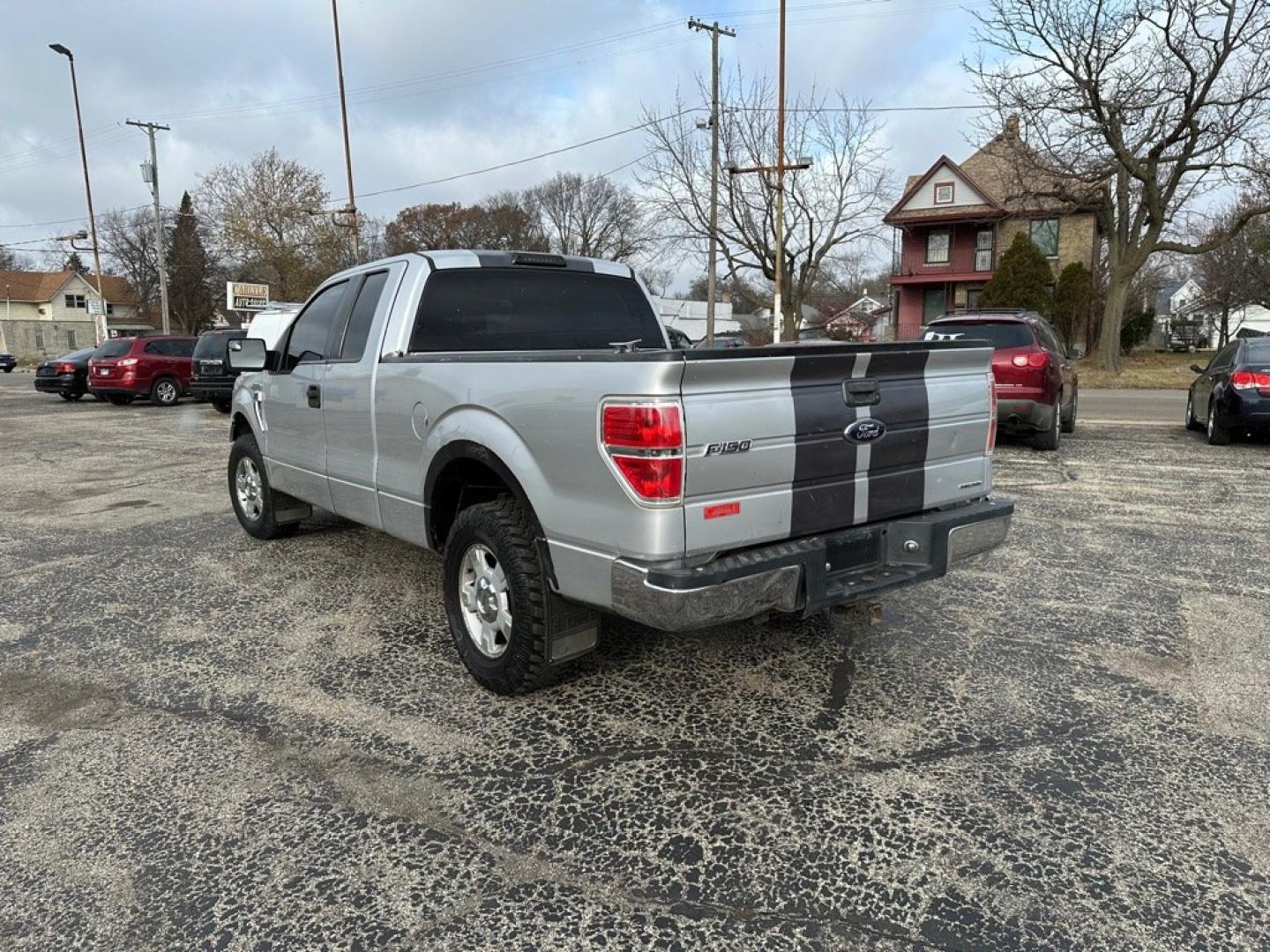 2012 SILVER FORD F150 SUPER CAB (1FTFX1CF0CF) with an 5.0L engine, Automatic transmission, located at 1708 Broadway, Rockford, IL, 61104, (815) 397-5010, 42.252522, -89.069359- Photo#6