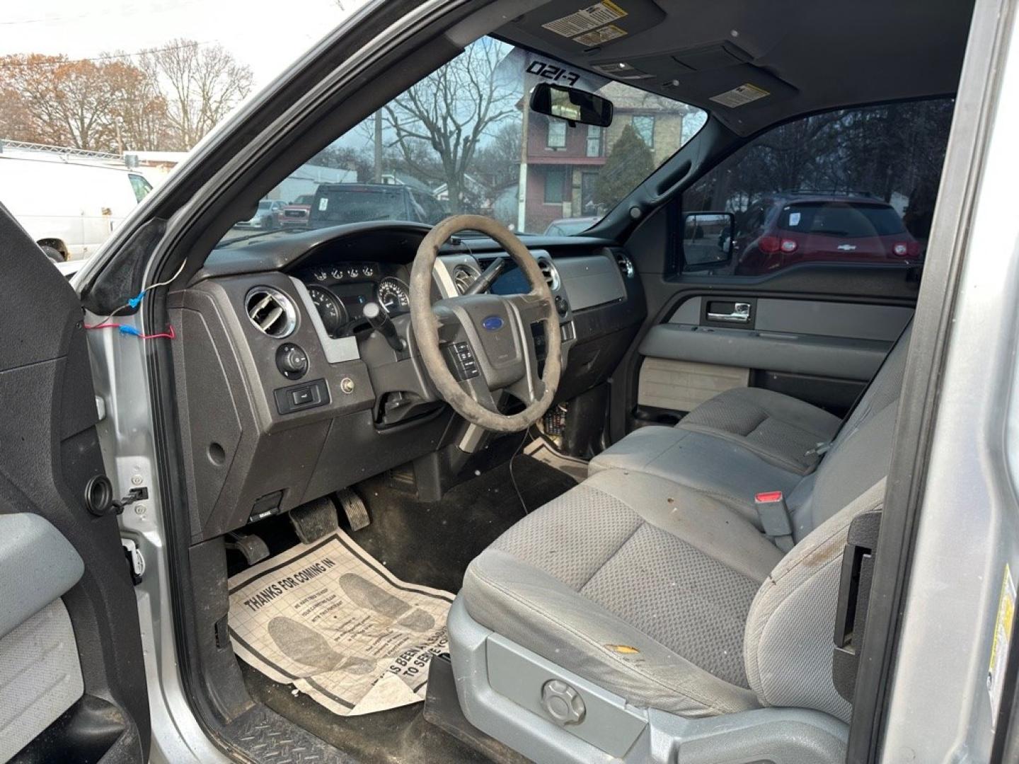 2012 SILVER FORD F150 SUPER CAB (1FTFX1CF0CF) with an 5.0L engine, Automatic transmission, located at 1708 Broadway, Rockford, IL, 61104, (815) 397-5010, 42.252522, -89.069359- Photo#8