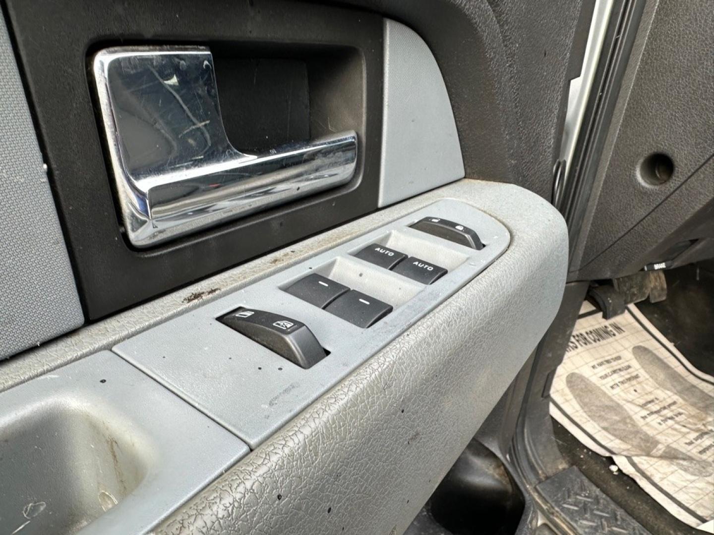 2012 SILVER FORD F150 SUPER CAB (1FTFX1CF0CF) with an 5.0L engine, Automatic transmission, located at 1708 Broadway, Rockford, IL, 61104, (815) 397-5010, 42.252522, -89.069359- Photo#9