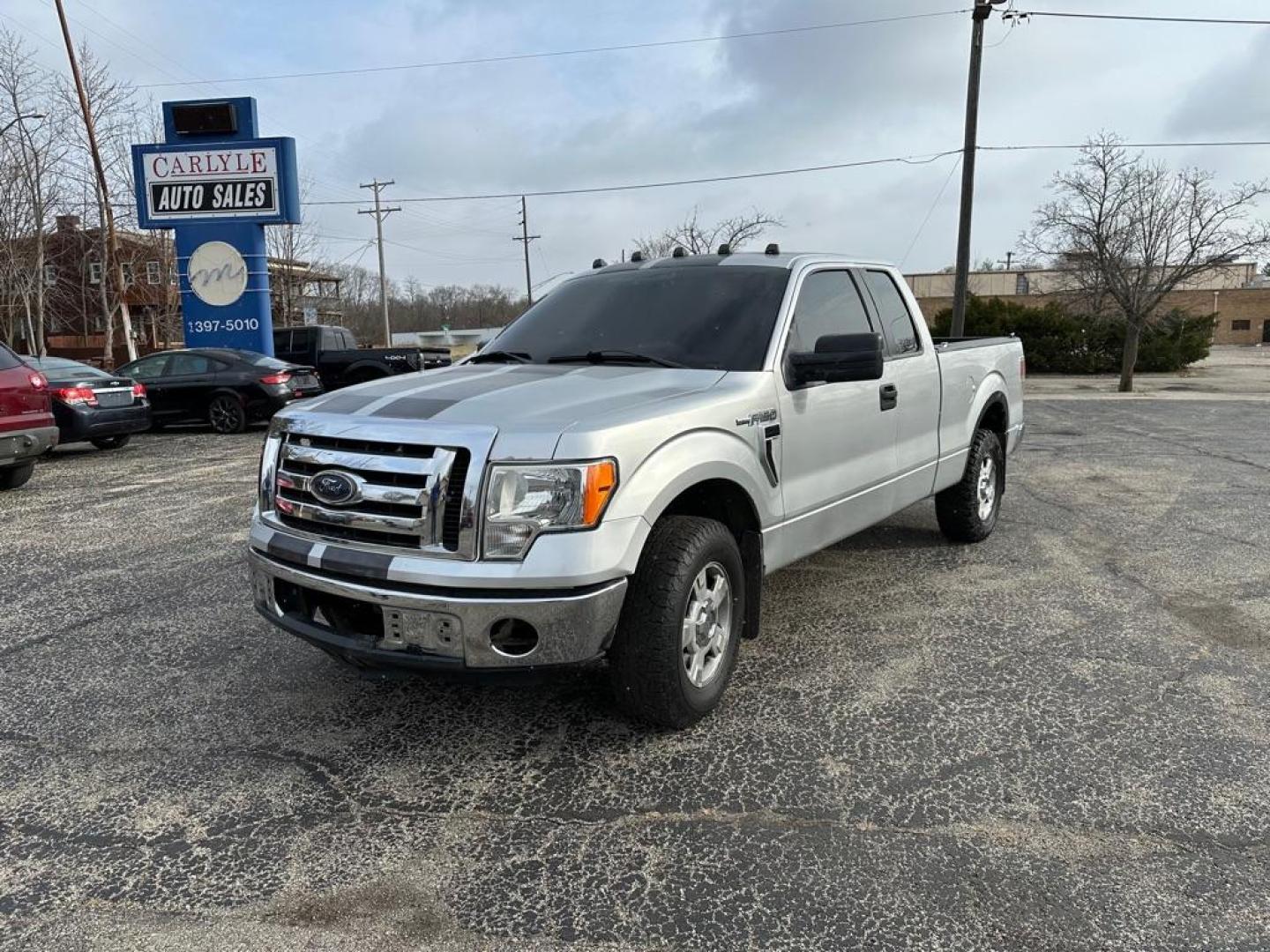 2012 SILVER FORD F150 SUPER CAB (1FTFX1CF0CF) with an 5.0L engine, Automatic transmission, located at 1708 Broadway, Rockford, IL, 61104, (815) 397-5010, 42.252522, -89.069359 - Photo#0